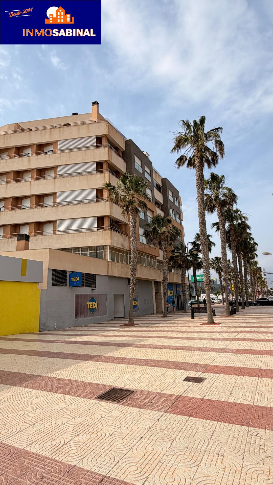 GRAN PISO DE 3 DORMITORIOS, ORIENTACION SUR, CON TERRAZA AMP