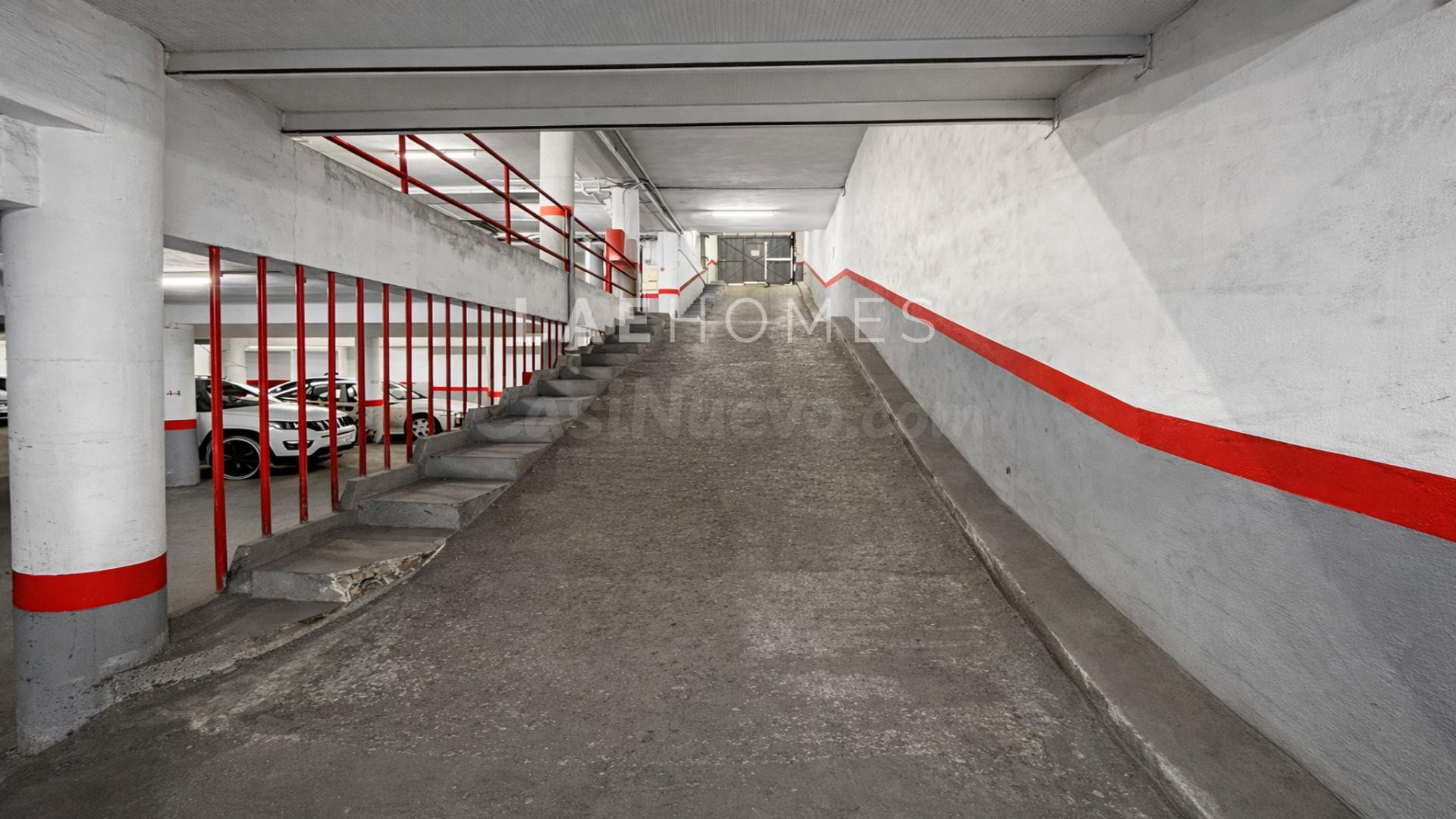 Plaza de garaje en venta en Alicante junto a Séneca Autobuse - foto 4