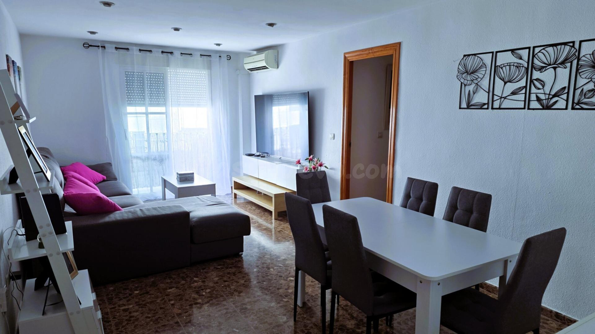 Luminoso piso exterior de 96 m2 en Salobreña – Calle peatona - foto 4