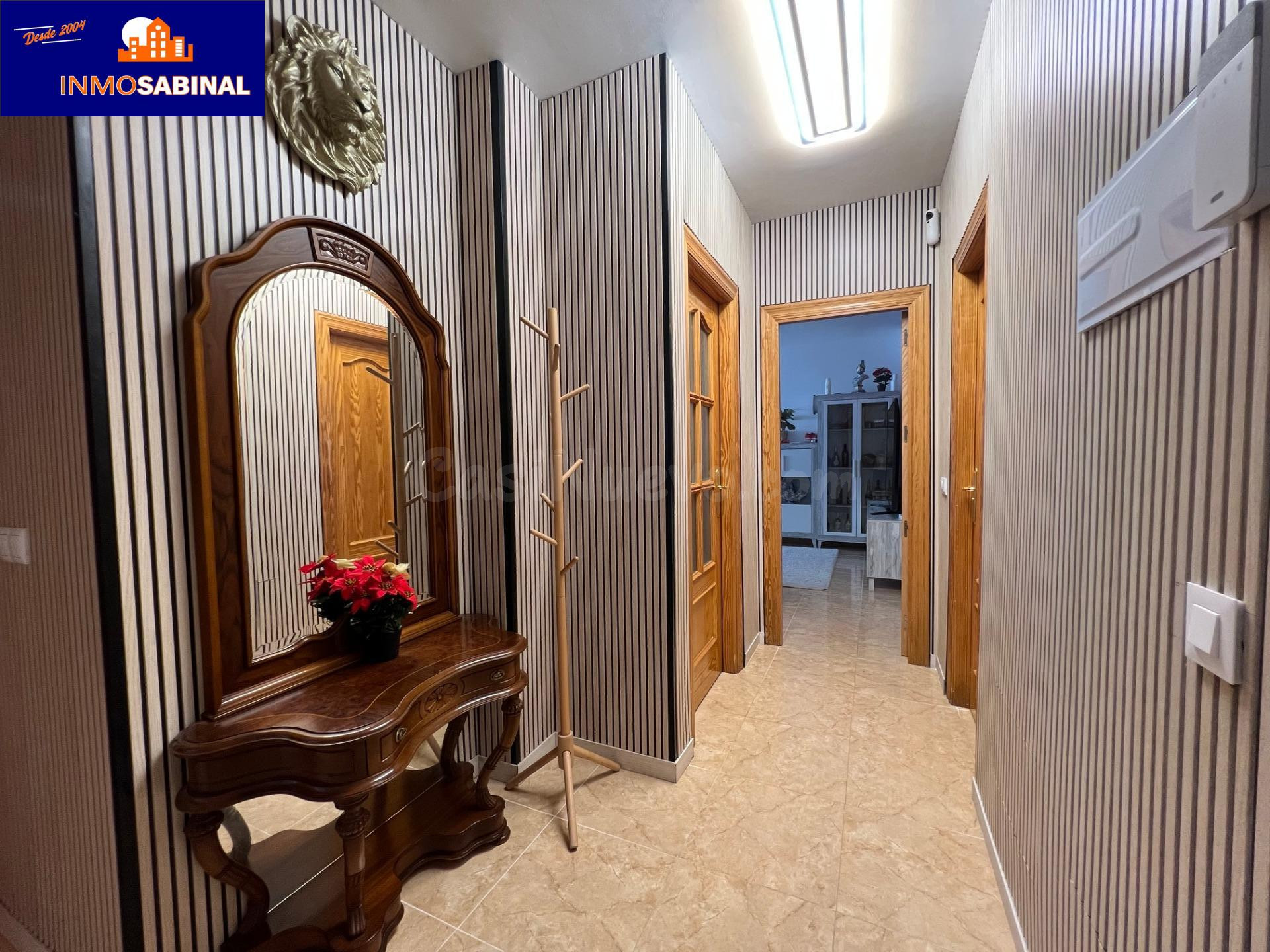 Amplio y Moderno Piso en Roquetas de Mar, Ideal para Familia - foto 2