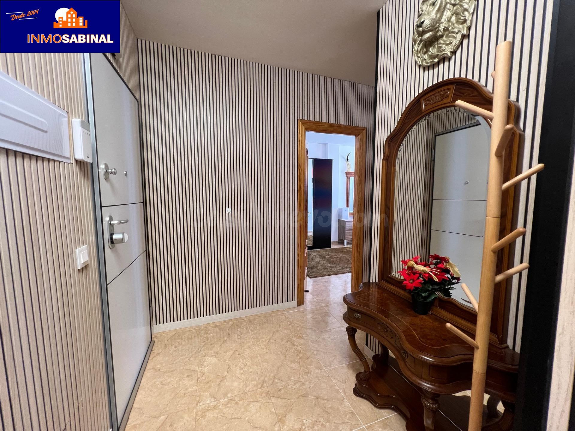 Amplio y Moderno Piso en Roquetas de Mar, Ideal para Familia - foto 3