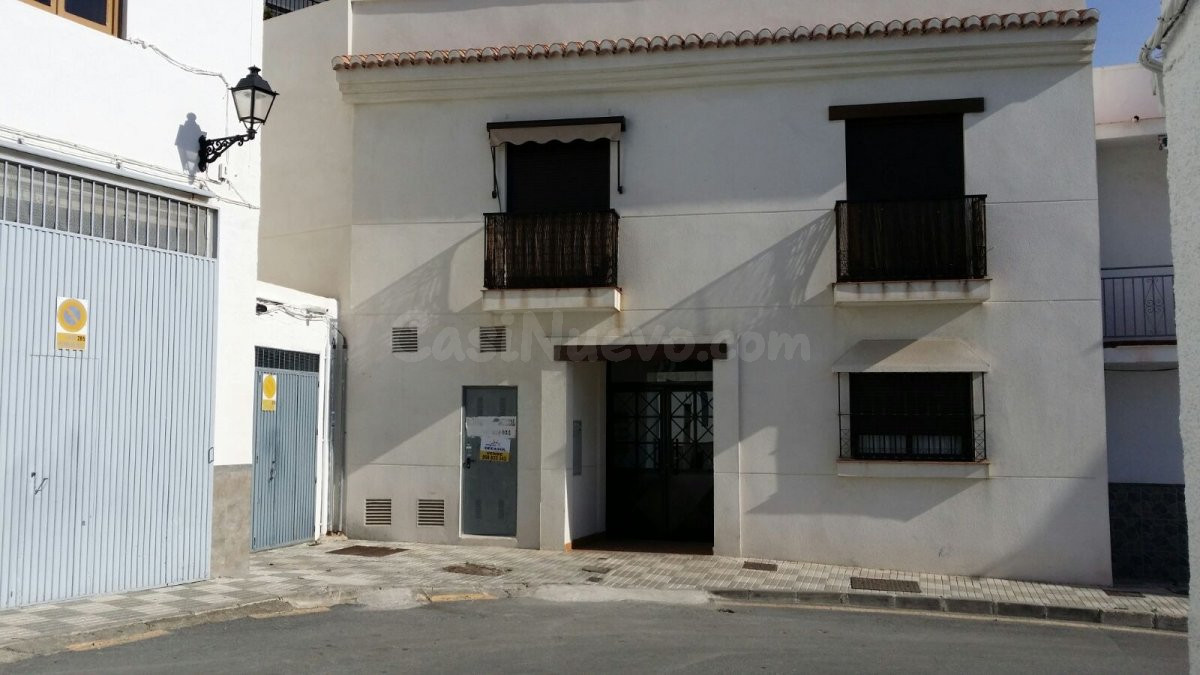 LOCAL EN EL CENTRO DE SALOBREÑA