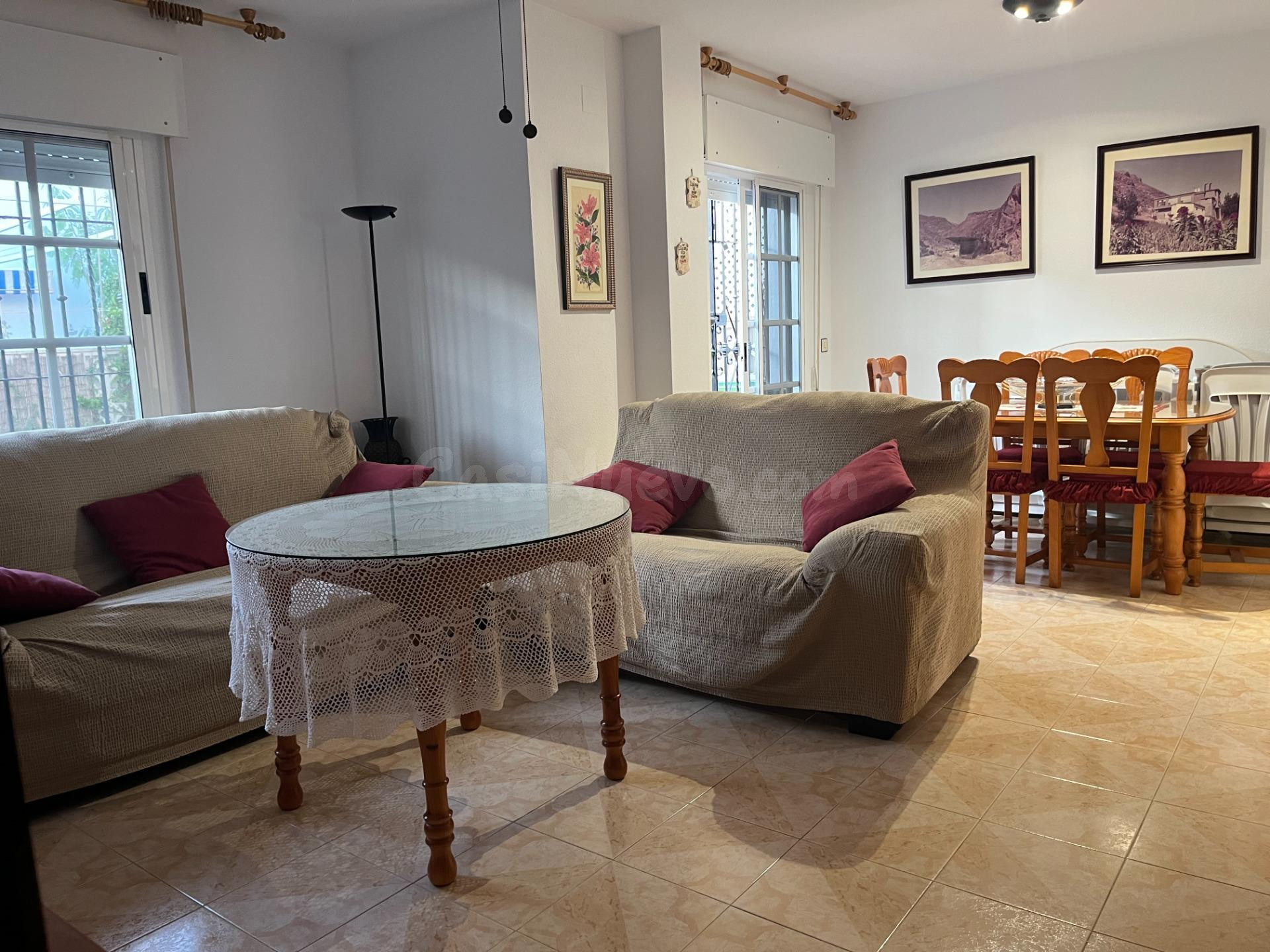 CHALET ADOSADO EN SALOBREÑA PLAYA, URB. PRIVADA CON PISCINA  - foto 5