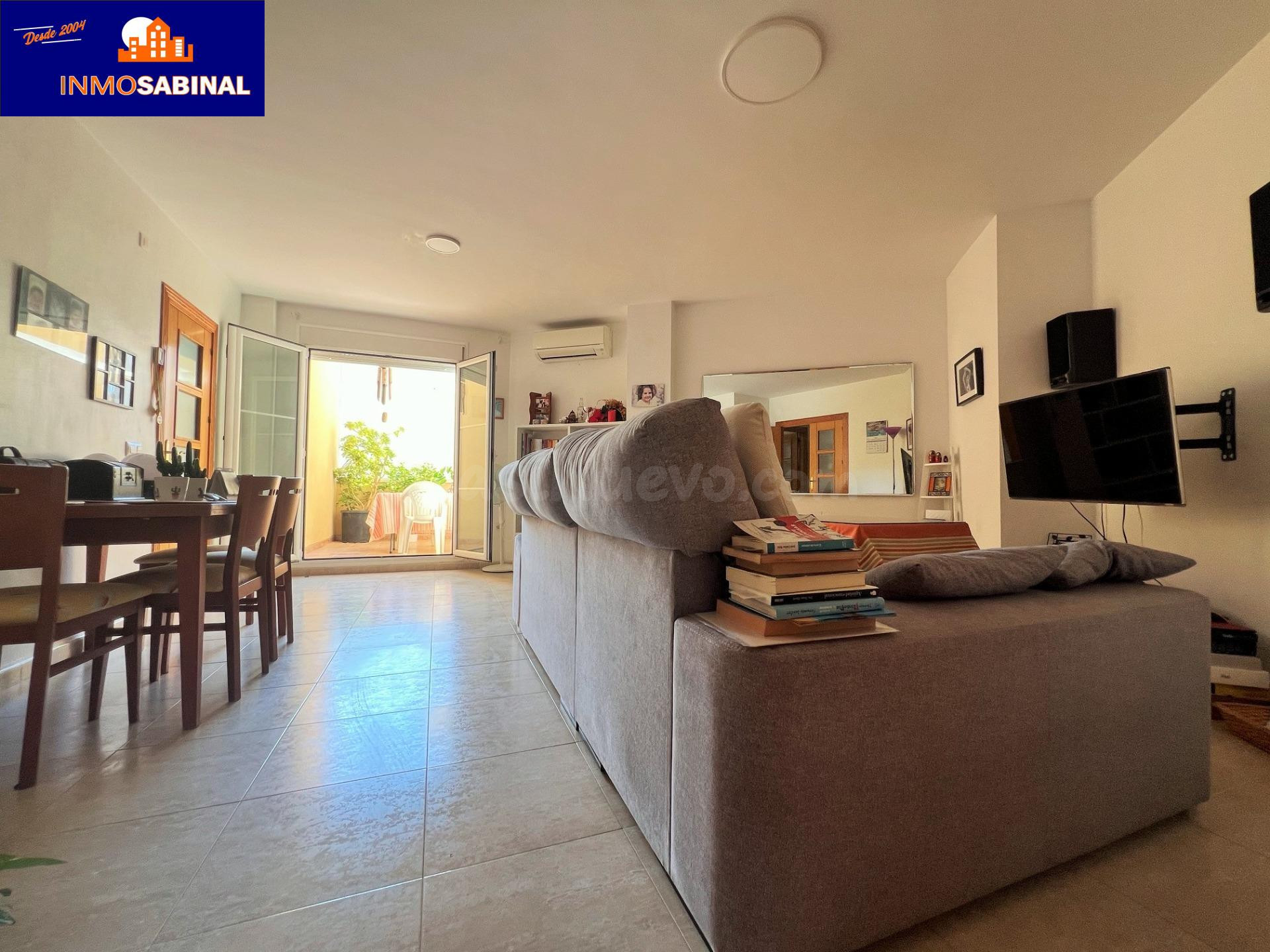 Amplio Piso en el Corazón de Roquetas de Mar por €125,000 - foto 2