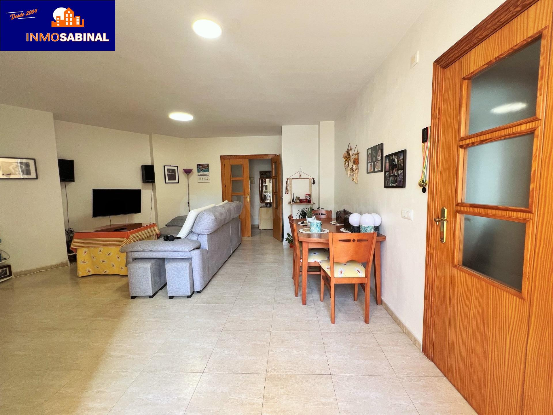 Amplio Piso en el Corazón de Roquetas de Mar por €125,000 - foto 3
