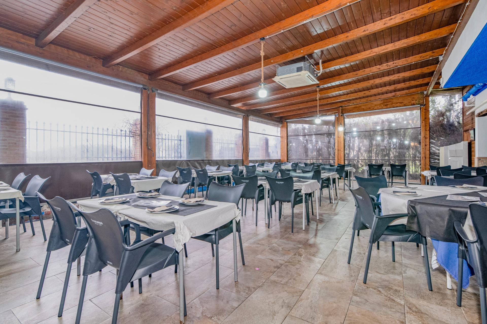 Venta de chalet restaurante en Ogijares