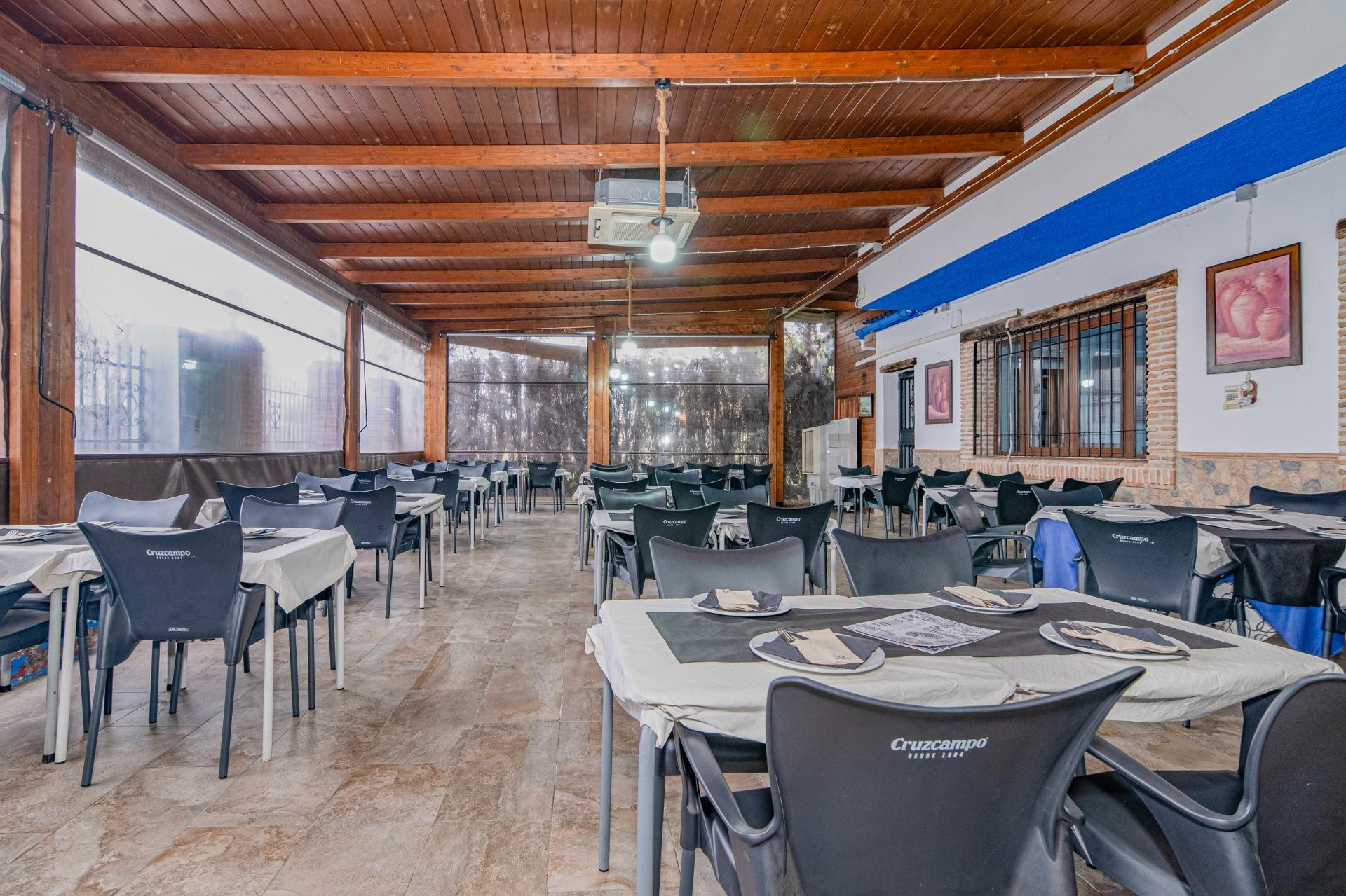 Venta de chalet restaurante en Ogijares - foto 2