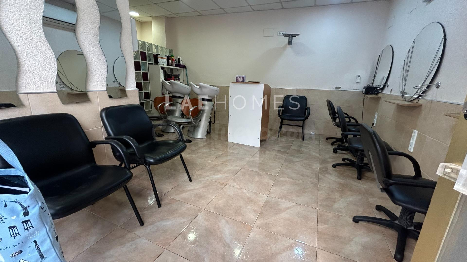 Local comercial en venta en Alicante - foto 2