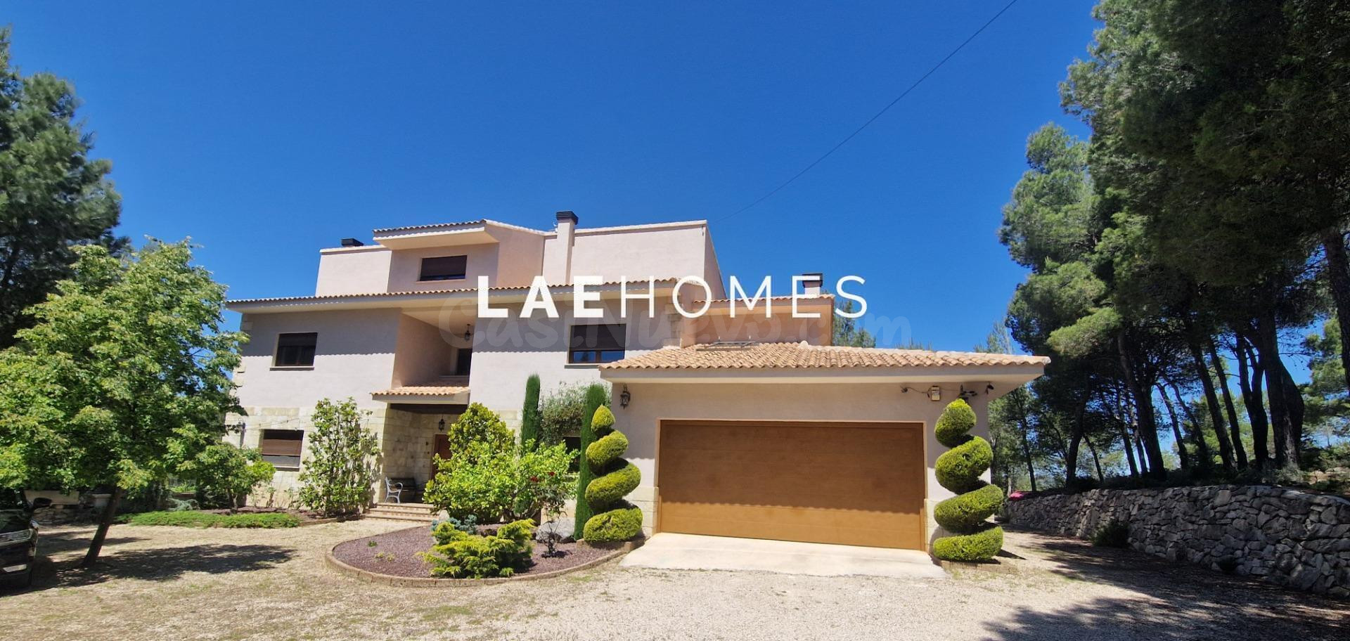 Exclusivo chalet en venta en Alcoy - foto 2