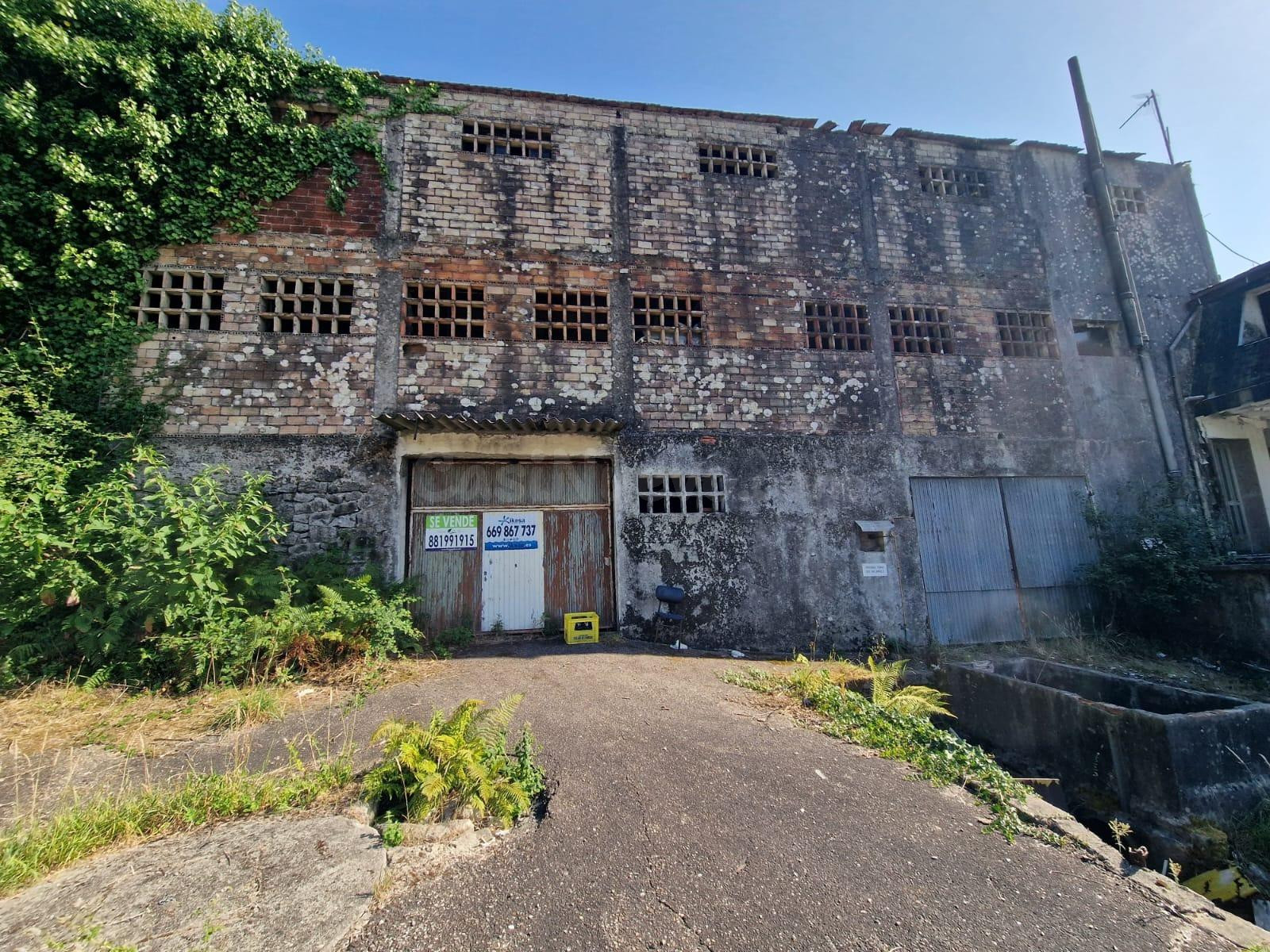 CONJUNTO DE 3 LOCALES EN OS VALOS (MOS)