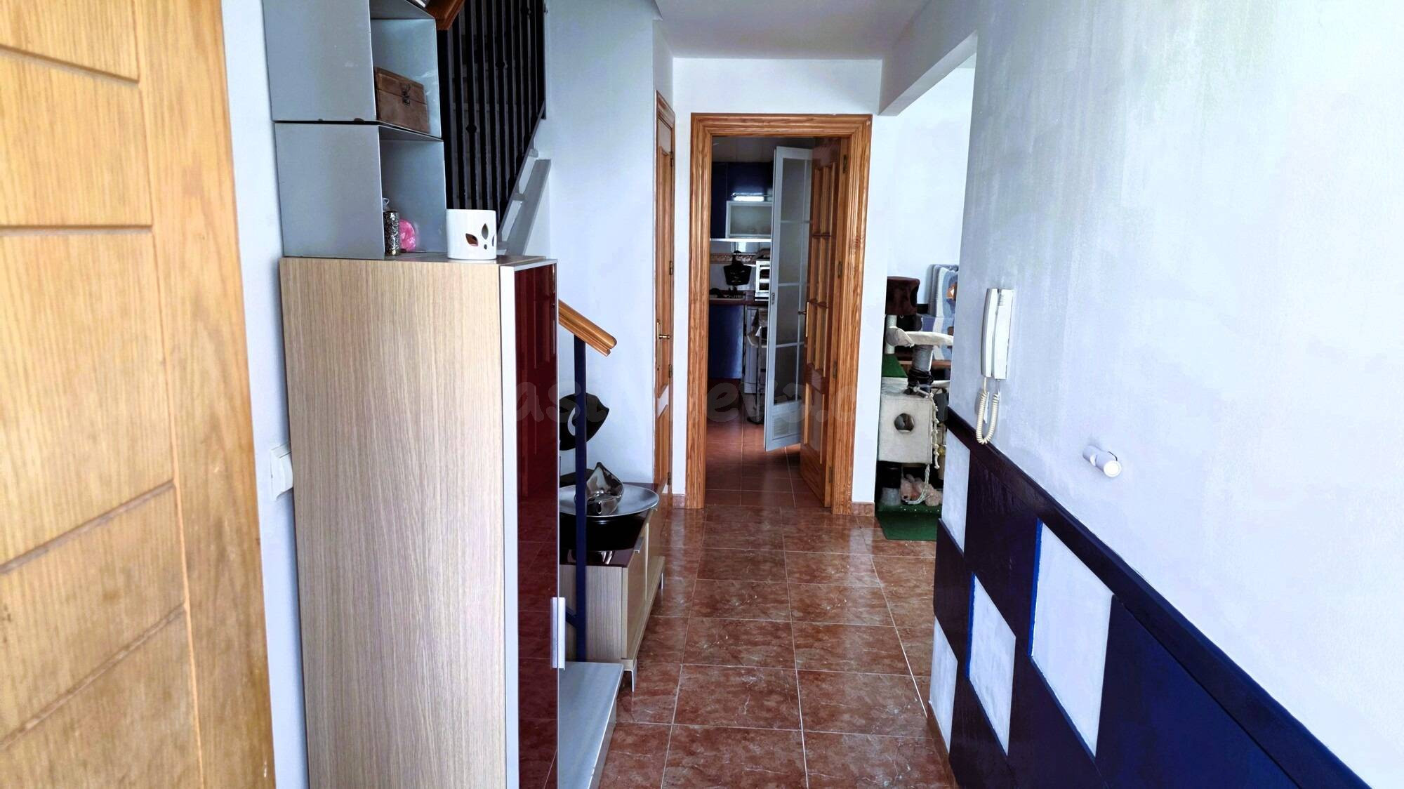 Casa con cochera en Castell de Ferro - foto 4