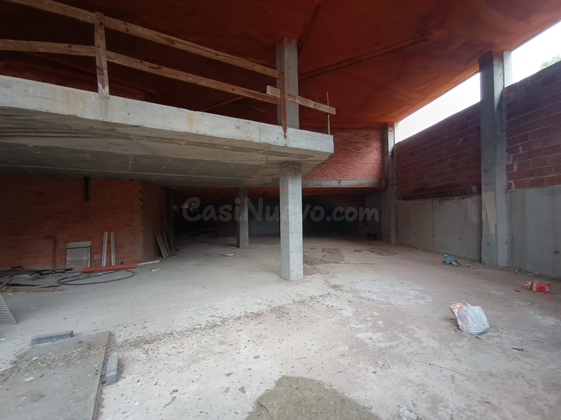 ENORME LOCAL en Lalín - foto 4