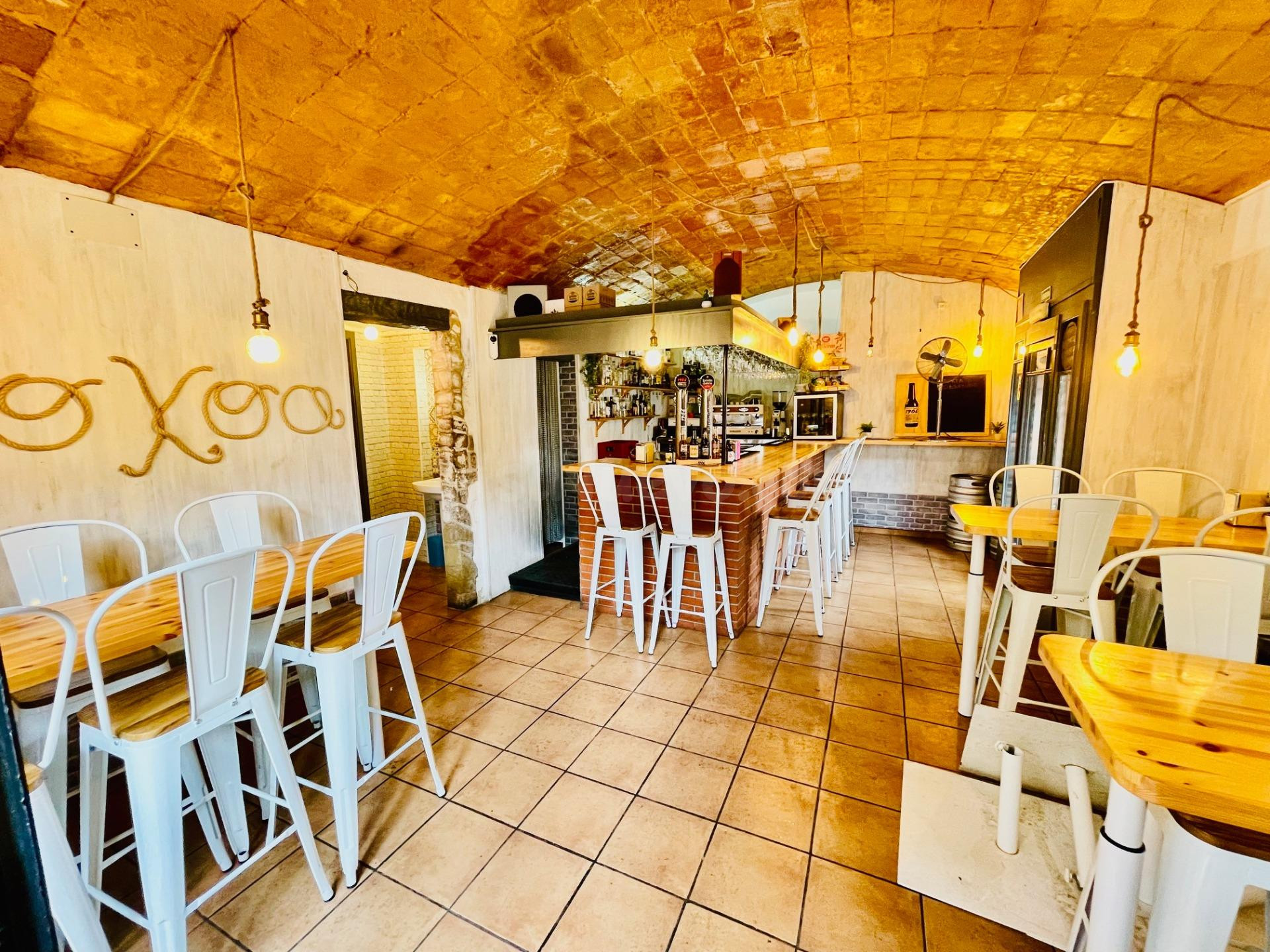 BAR DE TAPAS EN VENTA