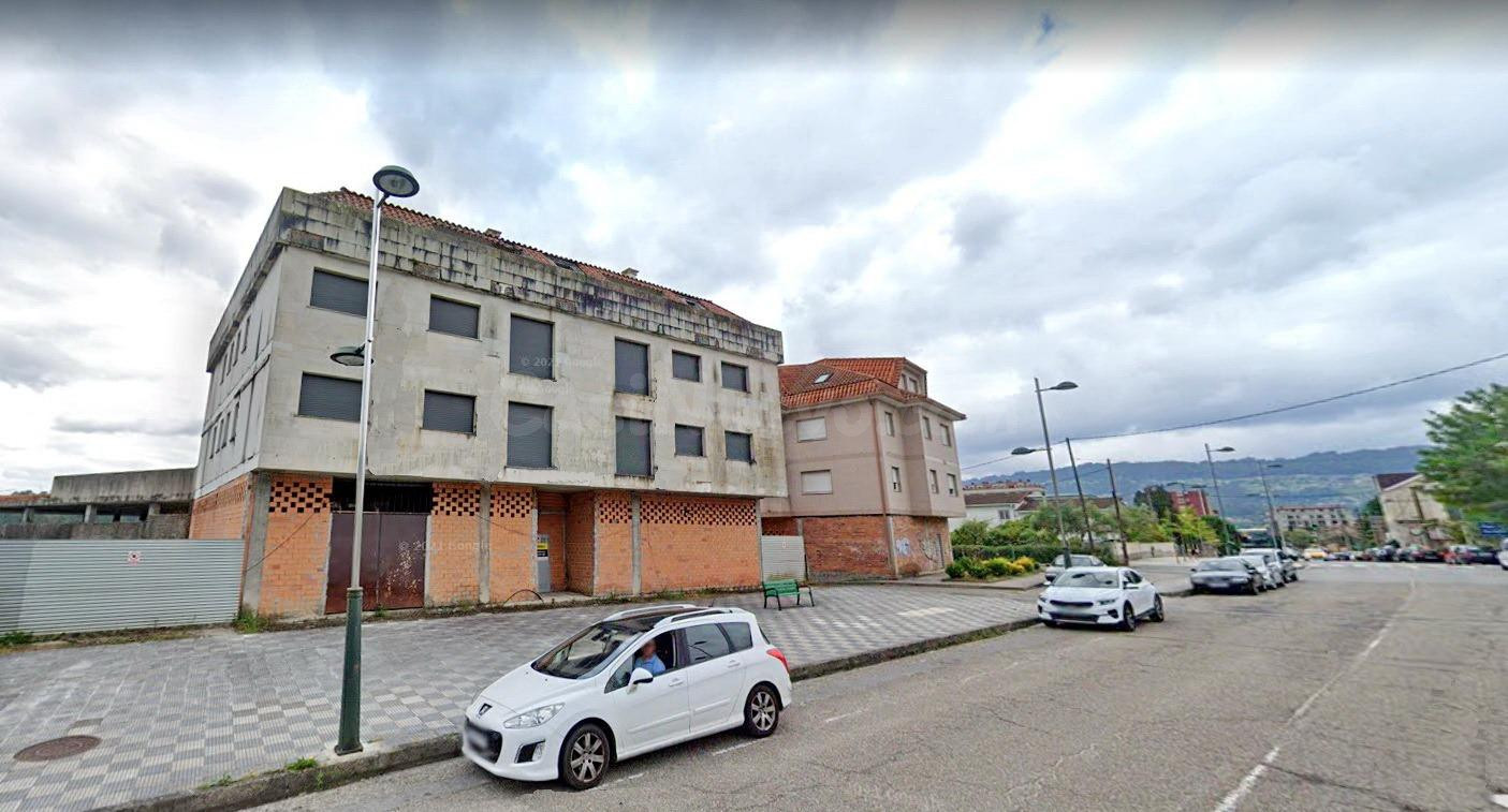 OBRA PARADA en PORRIÑO - foto 5