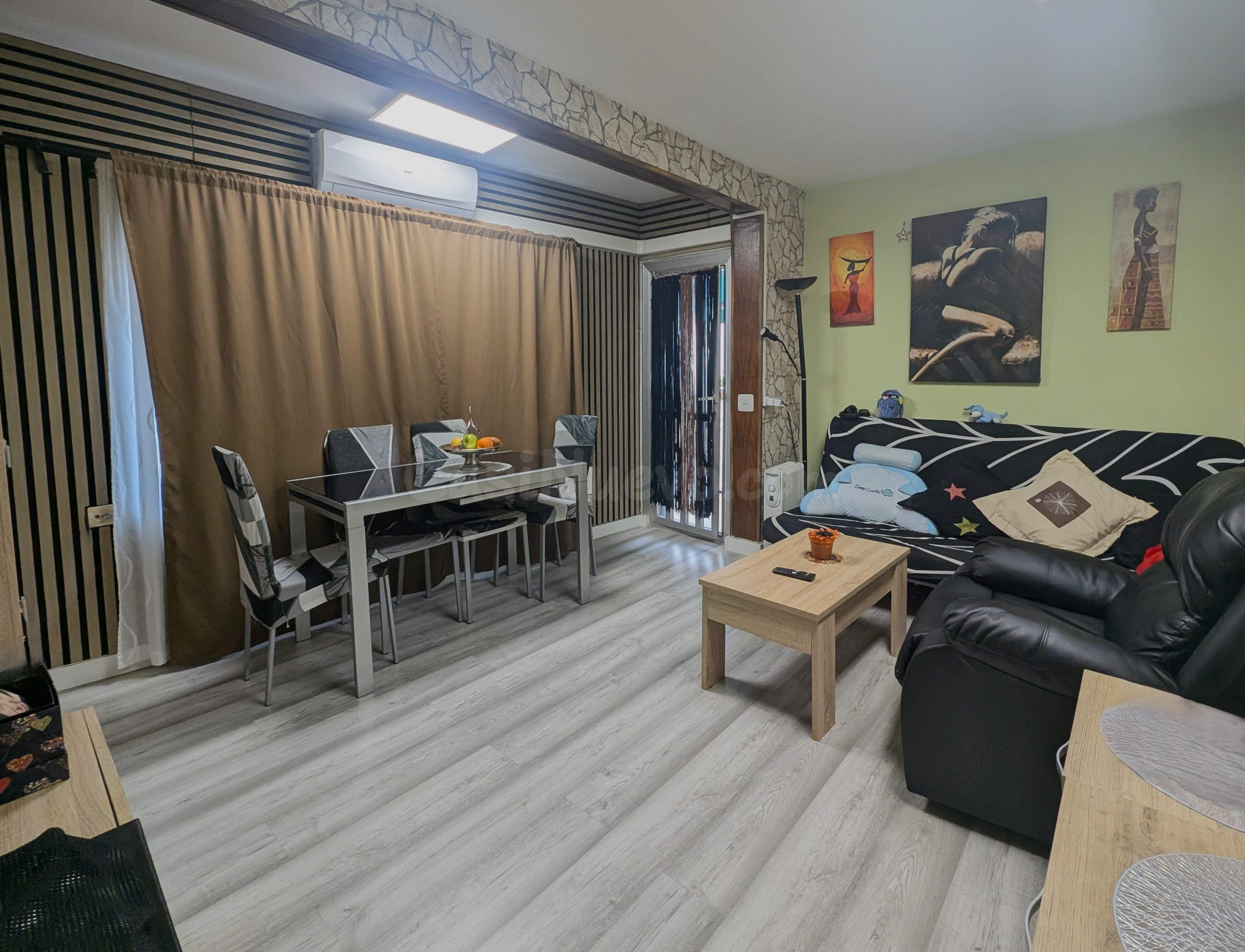 Disfruta del Mediterráneo: piso en Blanes con balcón y pisci - foto 2