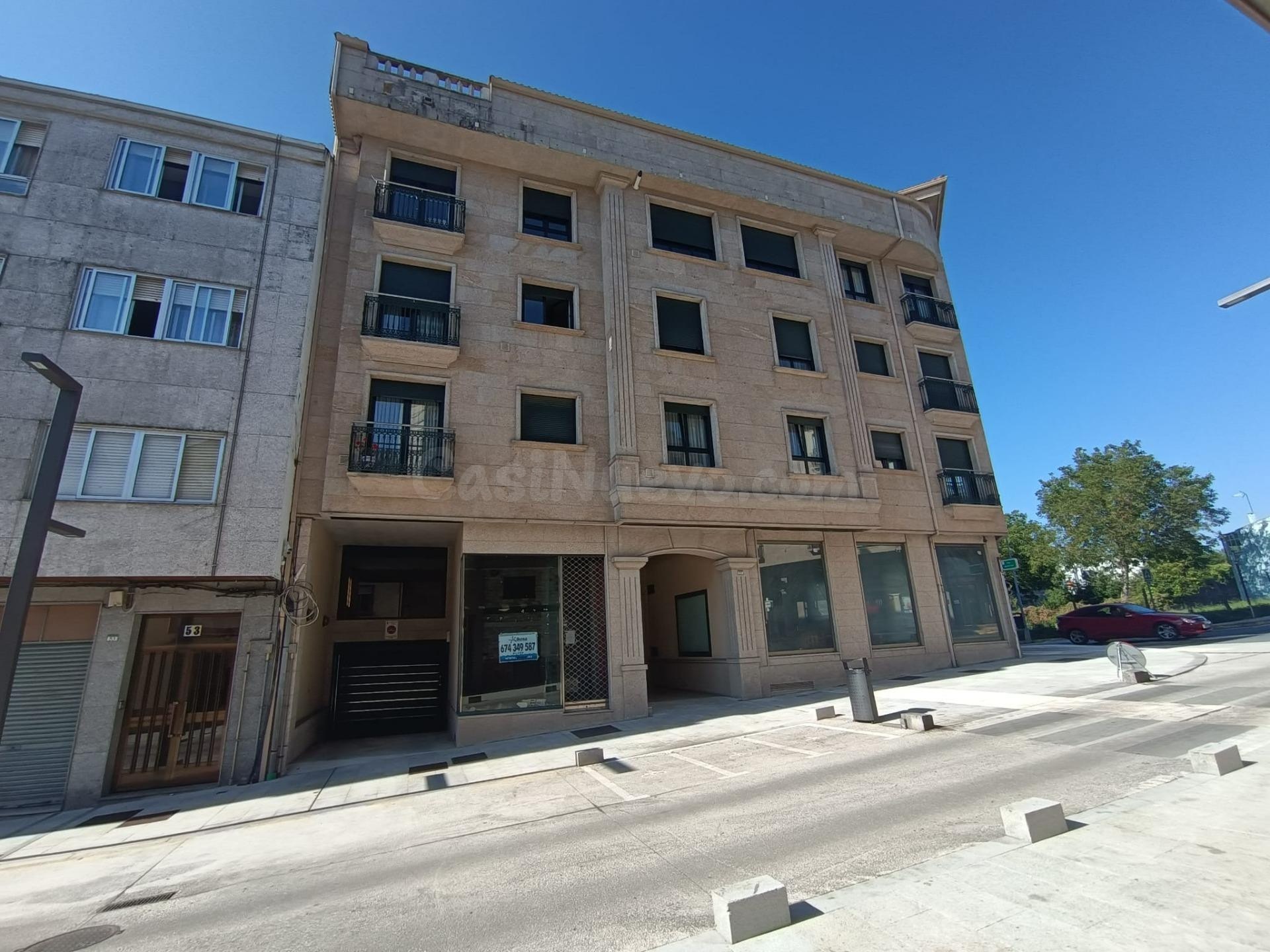 ¡Gran oportunidad! Local comercial en Lalín - foto 5