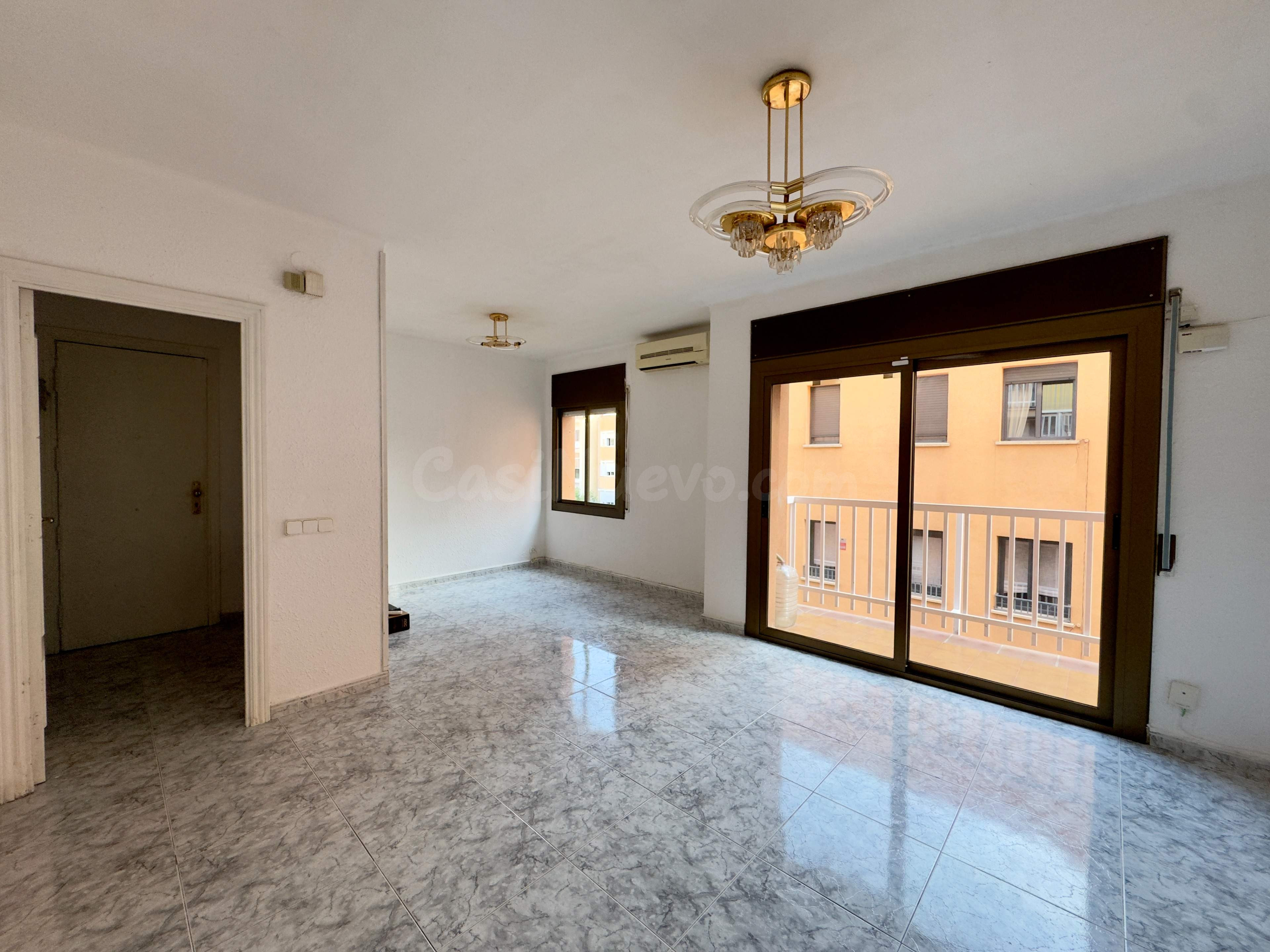 AMPLIO PISO DE 4 habitaciones, LUMINOSO Y CON UNA TERRAZA ES - foto 3
