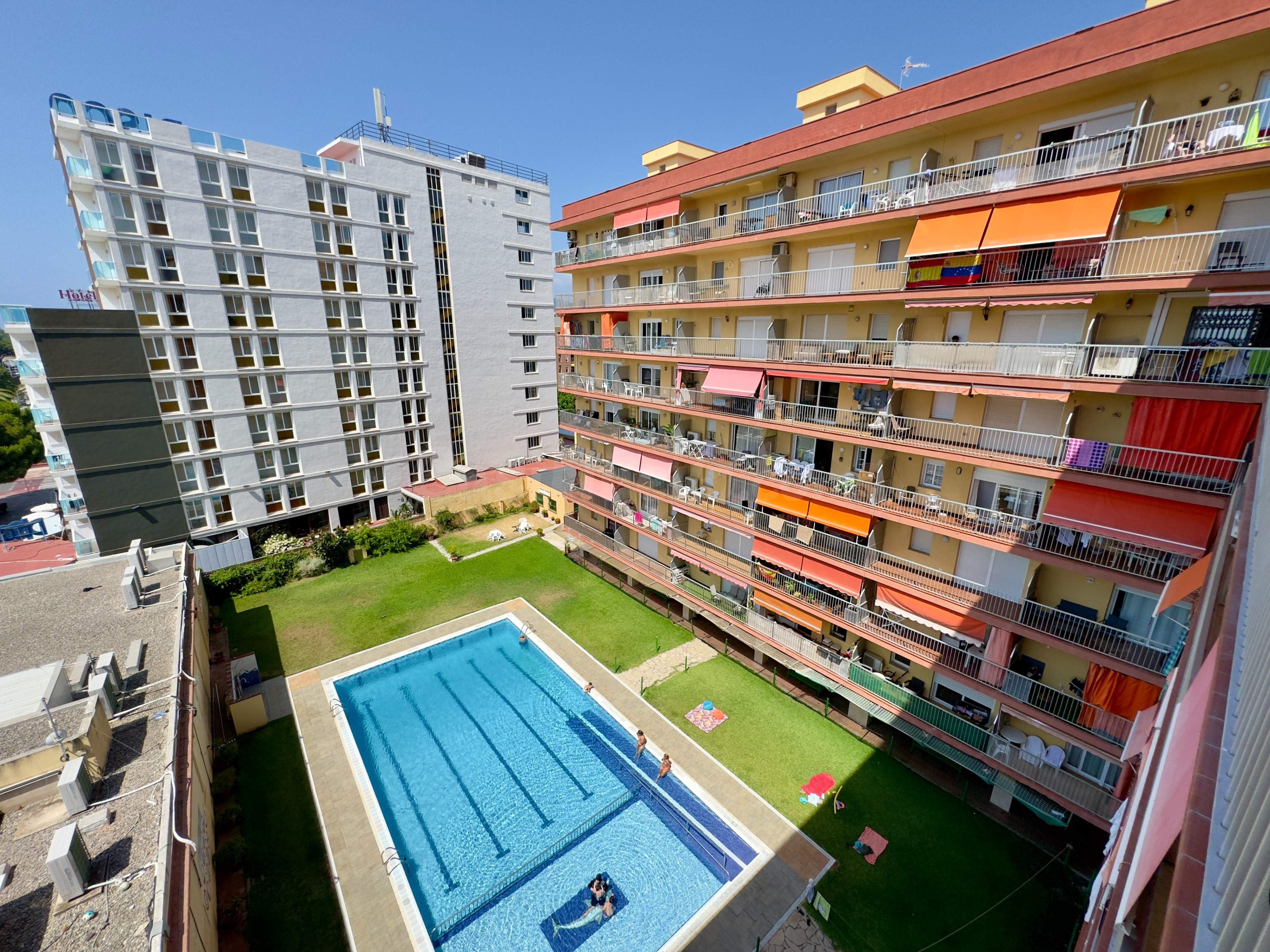 LUMINOSO PISO CON PISCINA Y VISTAS AL MAR EN EL PASEO MARÍTI - foto 4