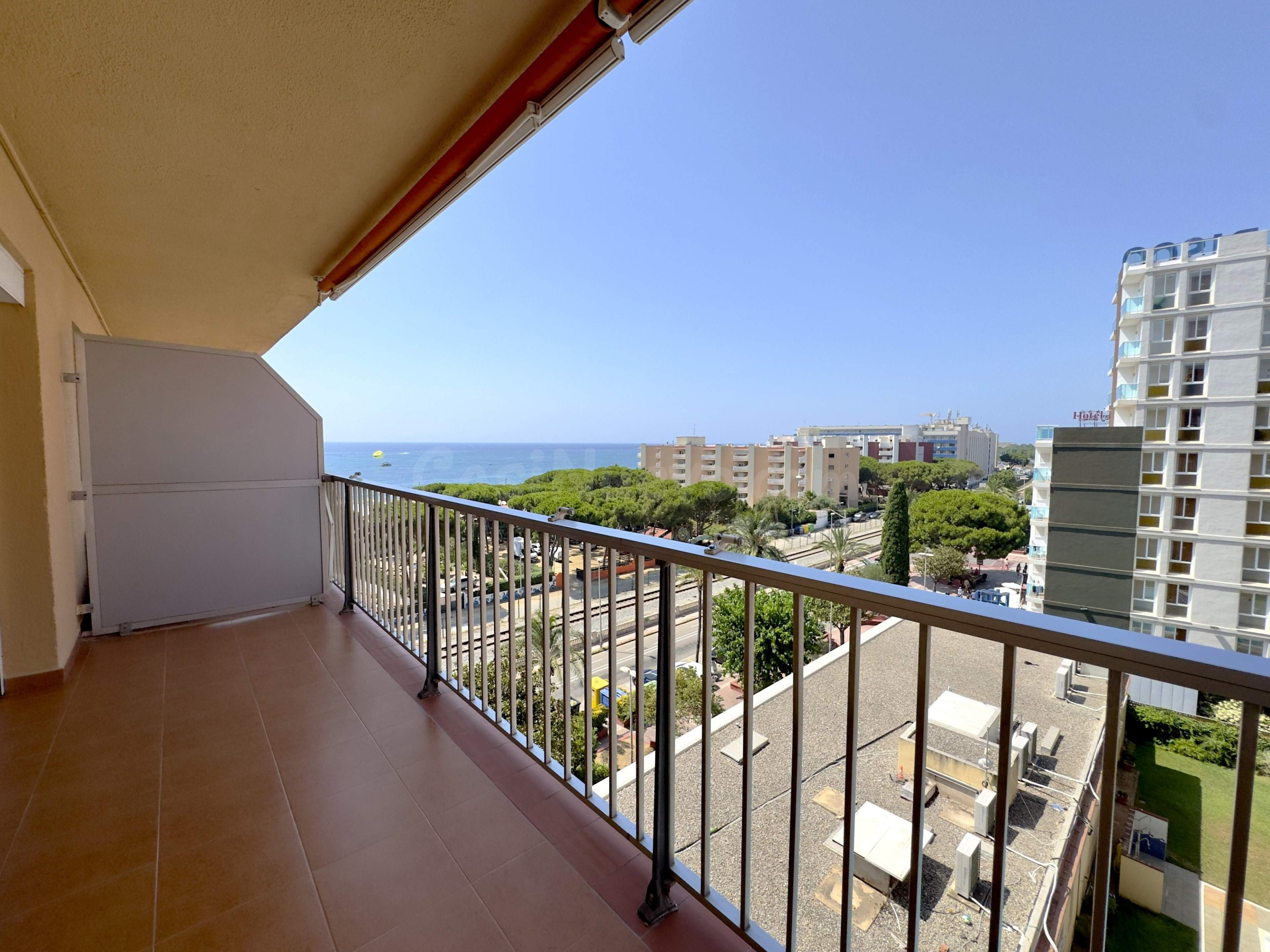 LUMINOSO PISO CON PISCINA Y VISTAS AL MAR EN EL PASEO MARÍTI - foto 5