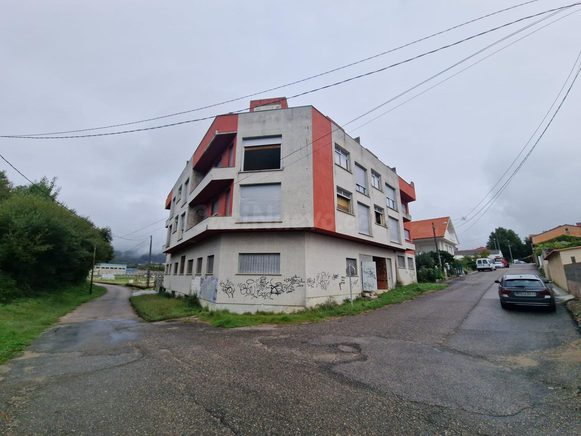 Edificio en O Rosal para terminar