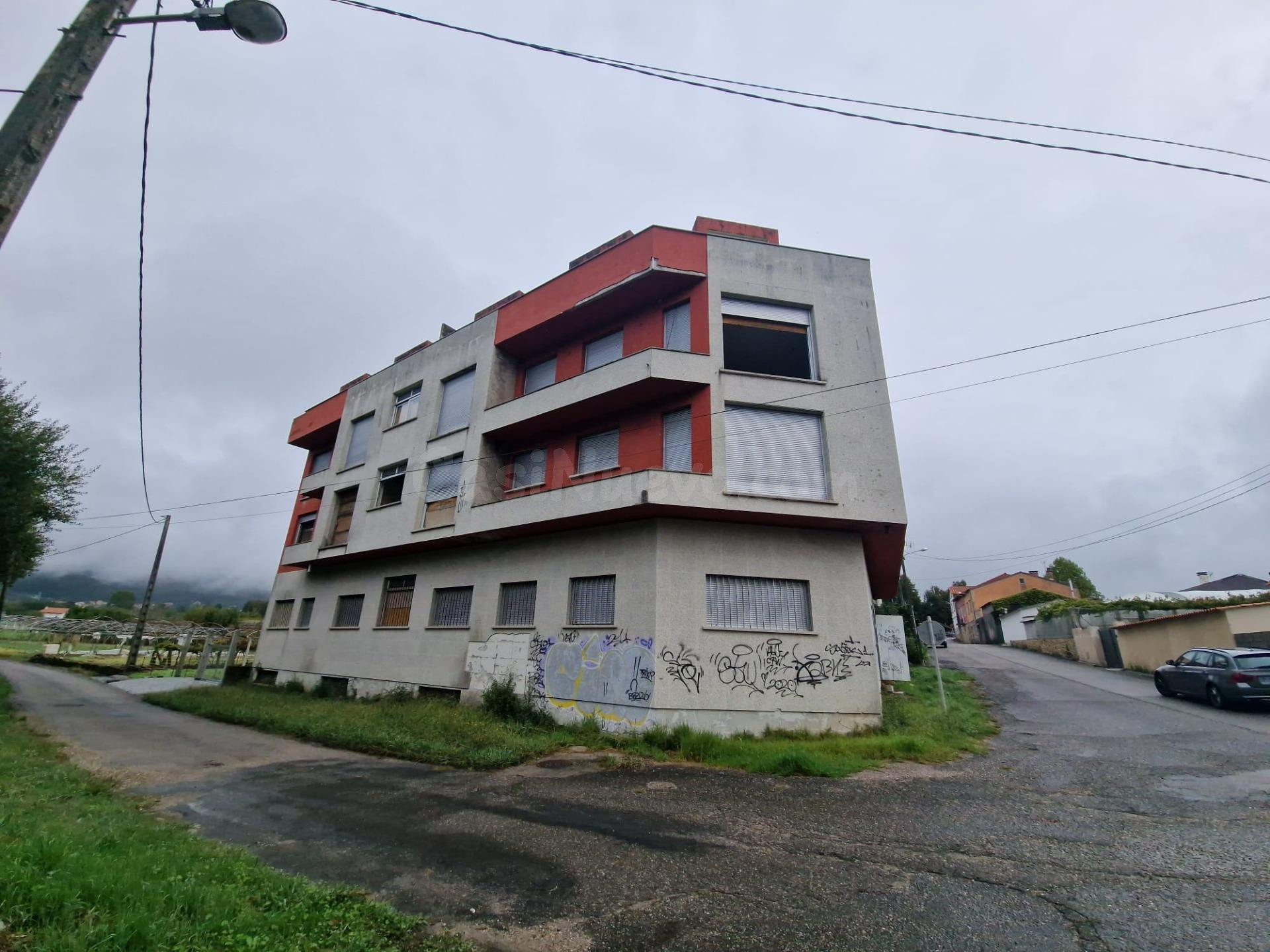 Edificio en O Rosal para terminar - foto 2