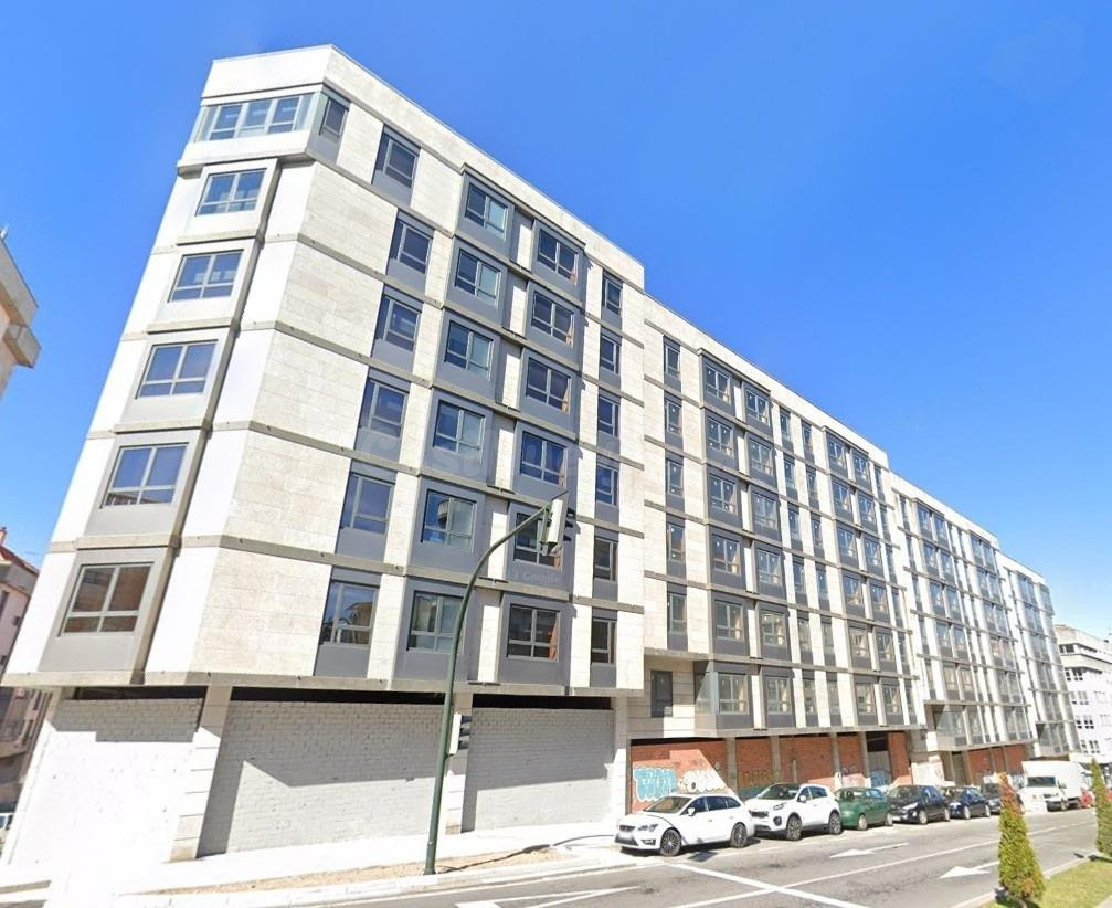 Amplio Local Comercial en Venta en Calle Aragón, Vigo