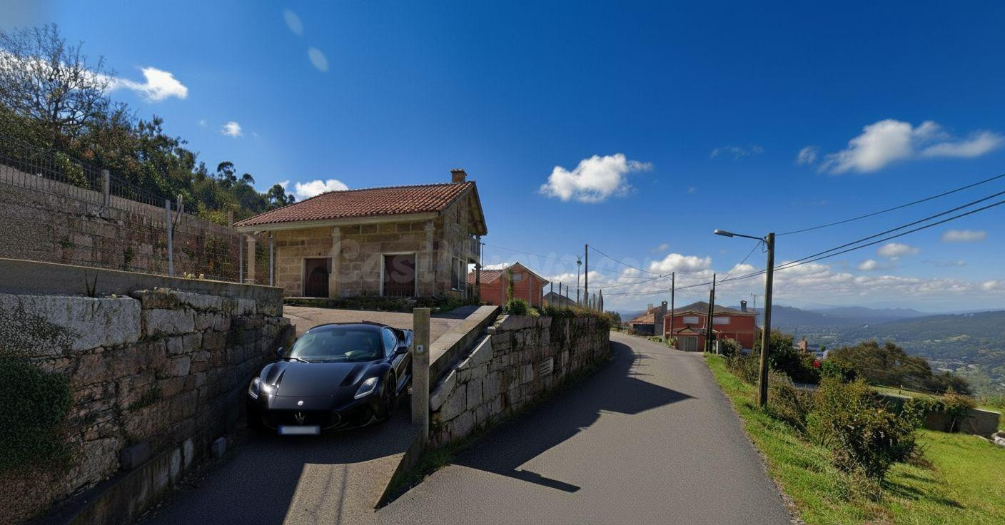 Venta de chalet en Redondela. Oportunidad de Inversión.