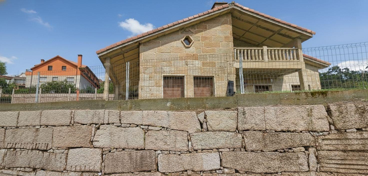 Venta de chalet en Redondela. Oportunidad de Inversión. - foto 4