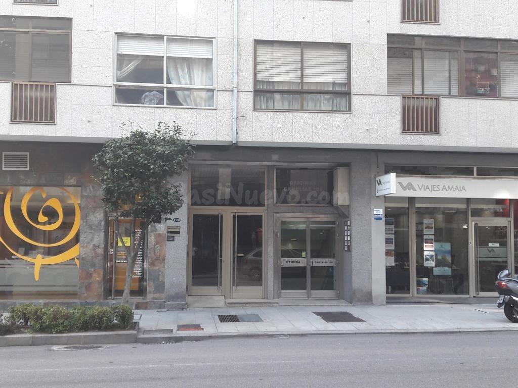 OFICINA EN PLENO CENTRO DE VIGO – LUMINOSA Y LISTA PARA ENTR - foto 2