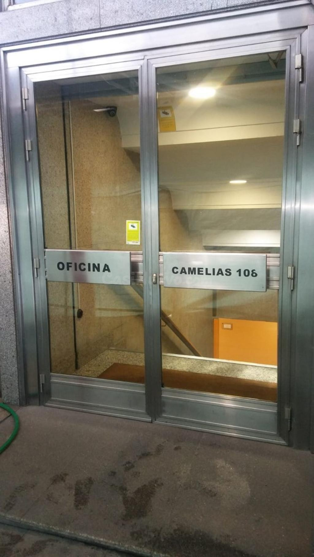 OFICINA EN PLENO CENTRO DE VIGO – LUMINOSA Y LISTA PARA ENTR - foto 3