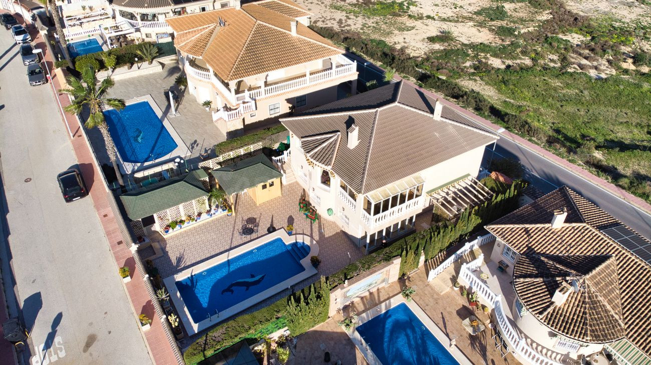 Villa 5 habitaciones 244m² en venta - Pueblo