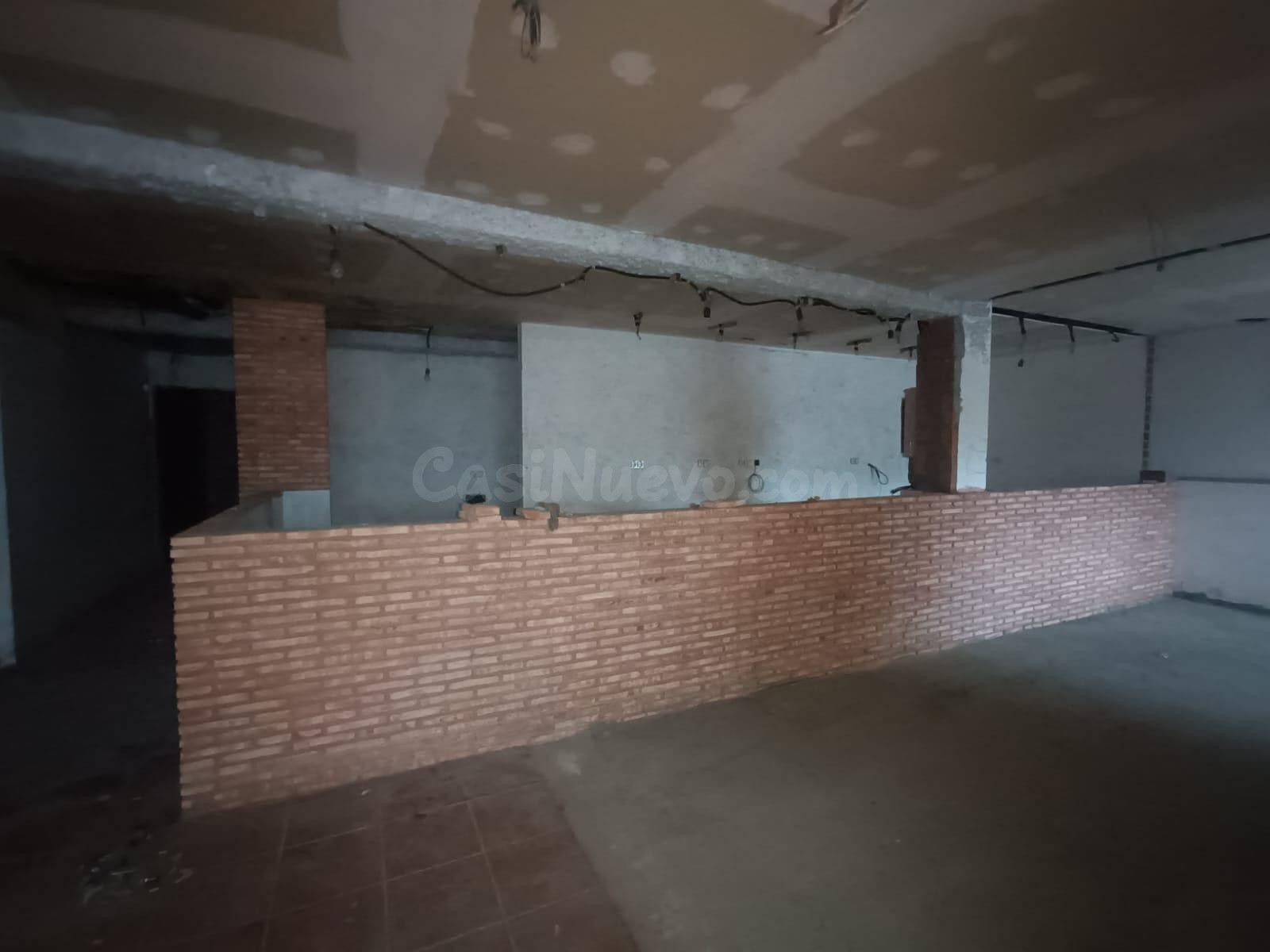 Venta de local comercial en la calle Simón Bolívar en Pontev - foto 2