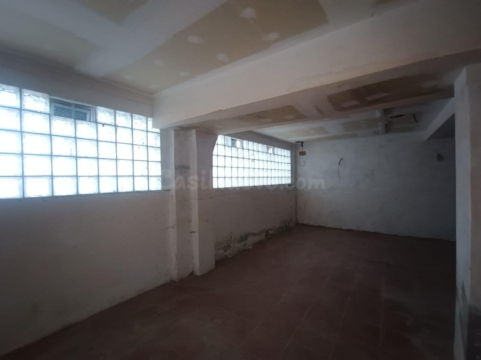 Venta de local comercial en la calle Simón Bolívar en Pontev - foto 3