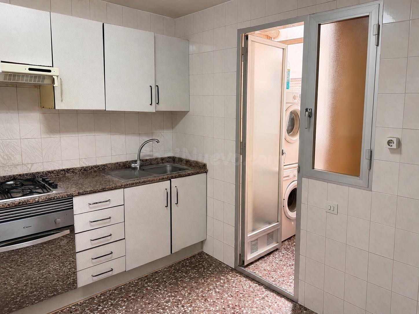 Amplia vivienda de 4 dormitorios con garaje en Patiño (Murci - foto 5