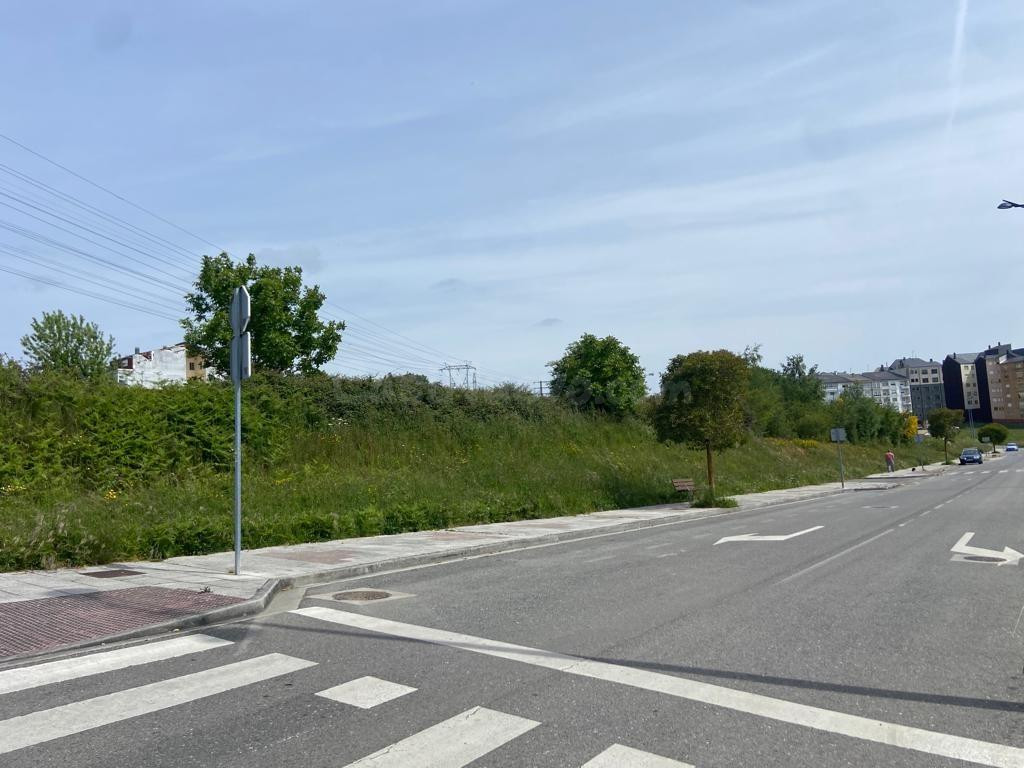 Terreno urbano en venta - Avenida de la Coruña