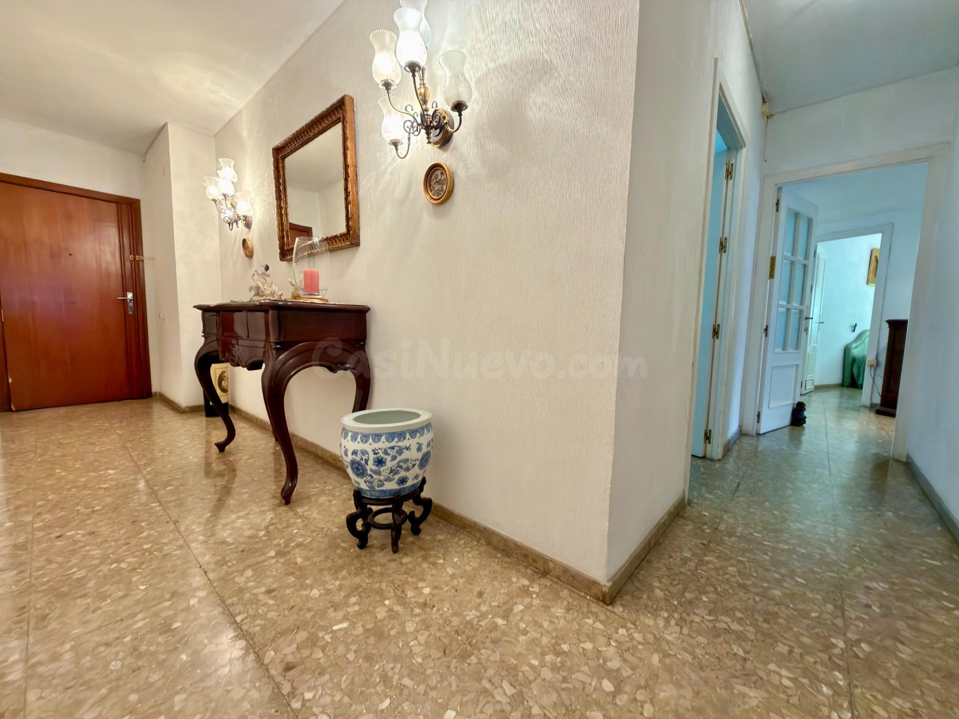 AMPLIO PISO FAMILIAR EN EL CENTRO DE CÓRDOBA CON TERRAZA, GA - foto 4