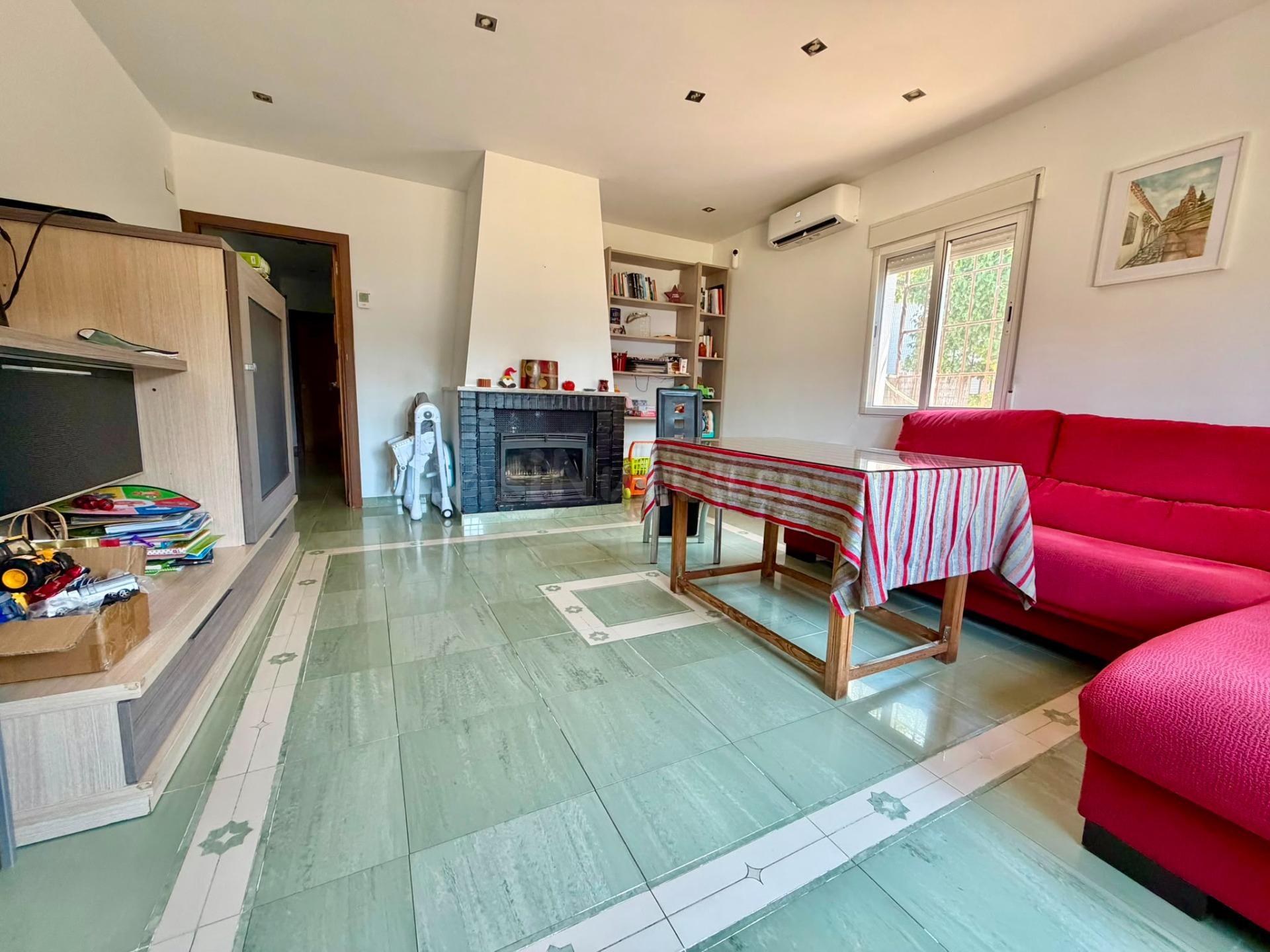 Chalet HIPOTECABLE con piscina y parcela de 1.477 m2 a 20 mi - foto 4