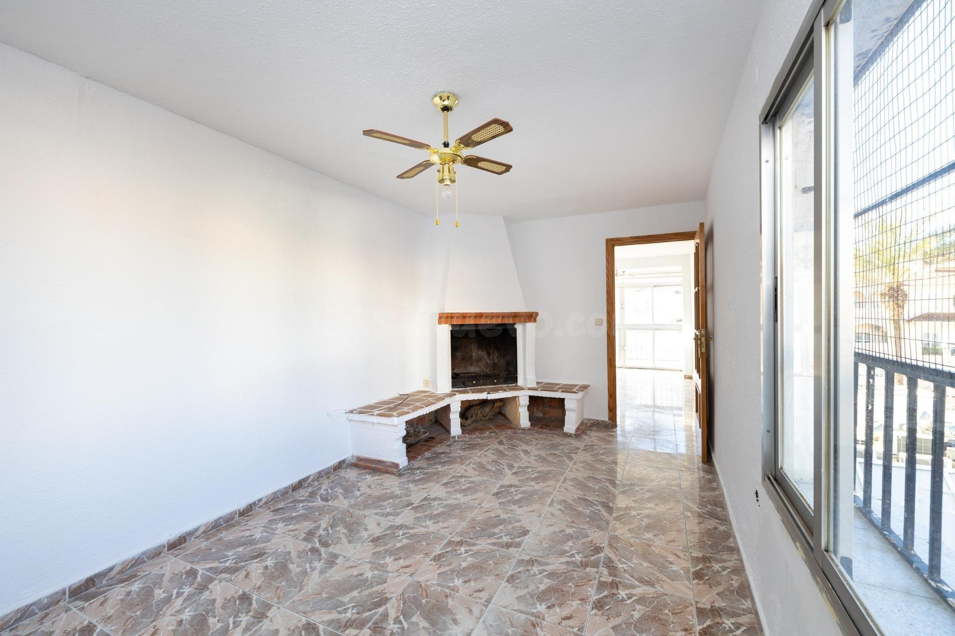 Amplia vivienda con luz y terraza en Cenes de la Vega - foto 2
