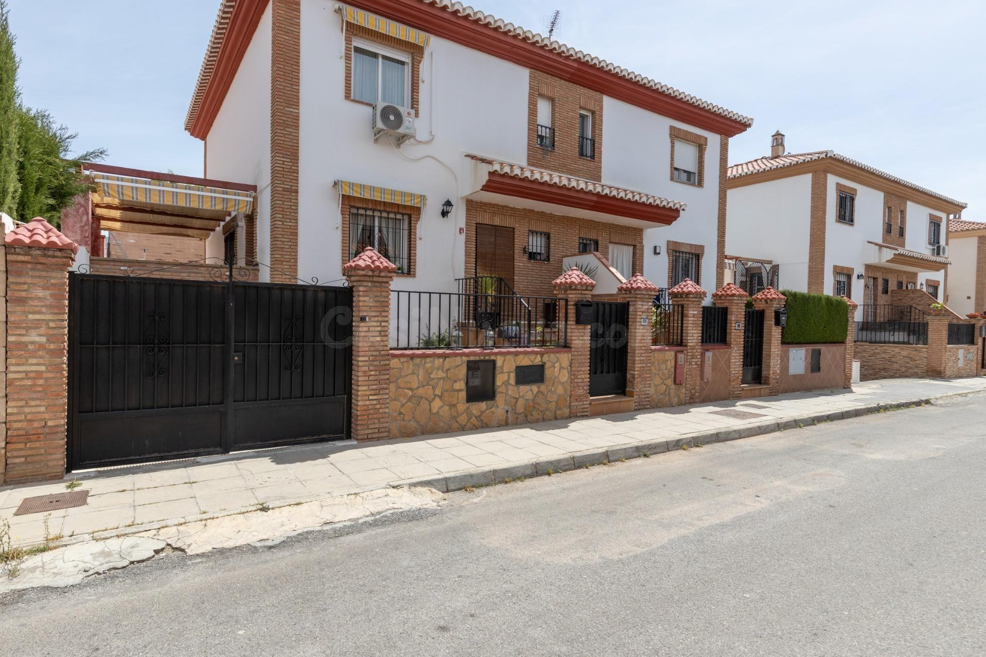 ¡¡CHALET PAREADO CON PISCINA POR SOLO 289.900€!!!