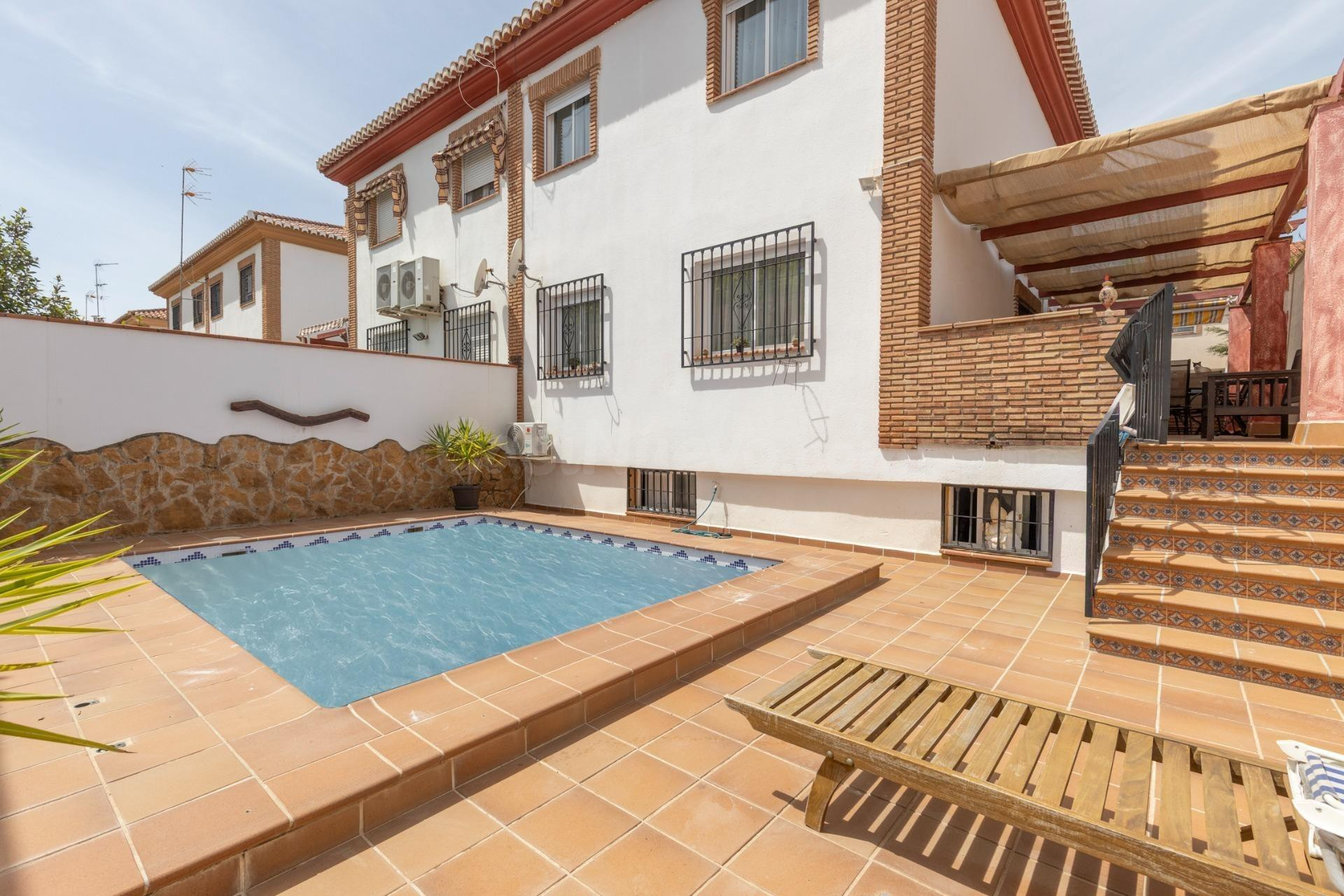 ¡¡CHALET PAREADO CON PISCINA POR SOLO 289.900€!!! - foto 2
