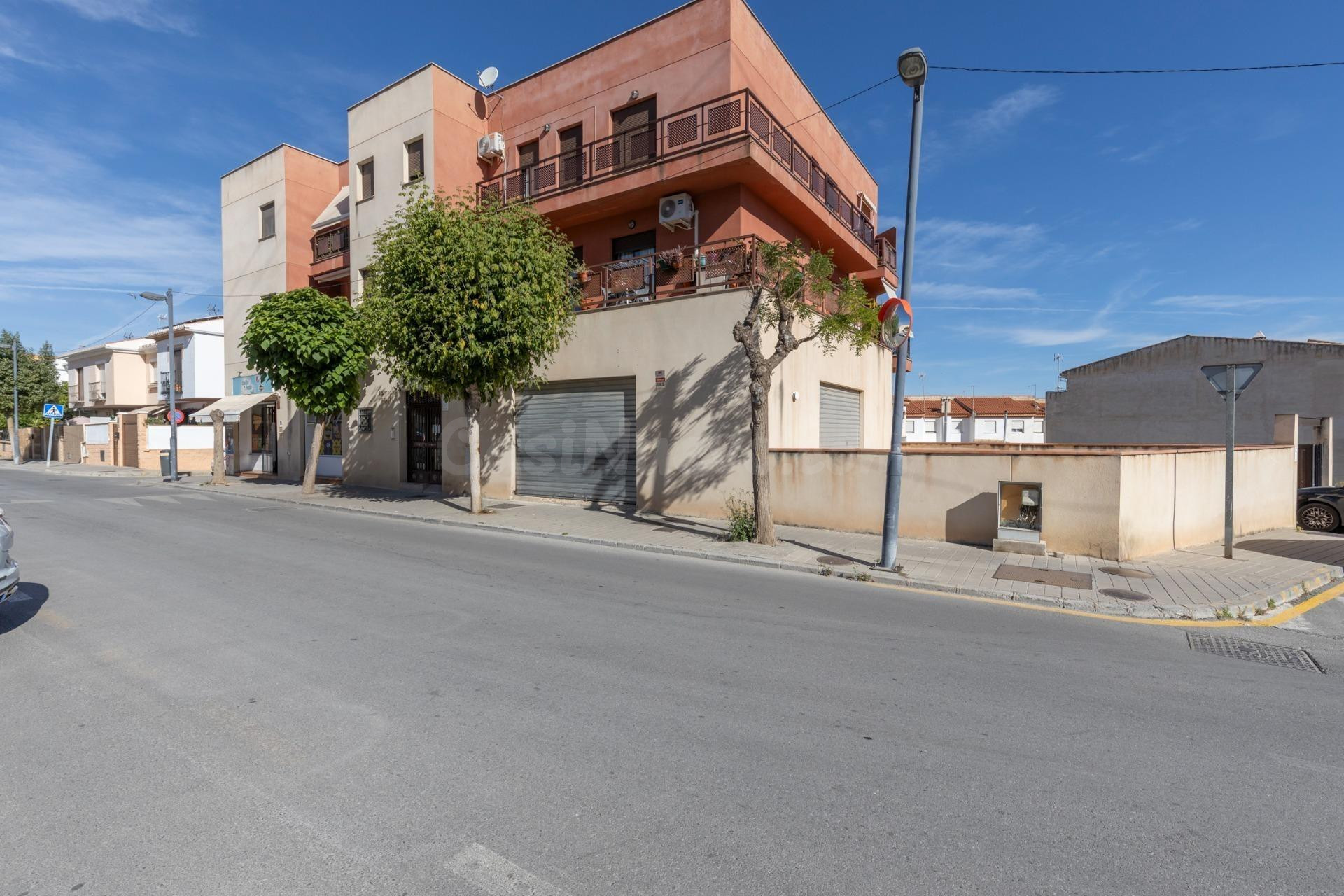 ¡¡¡Magnífico piso de 2 dormitorios, 2 patios, terraza, coche