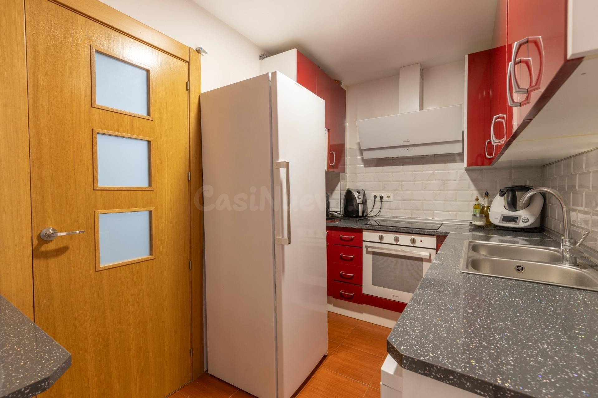 ¡¡¡Magnífico piso de 2 dormitorios, 2 patios, terraza, coche - foto 3