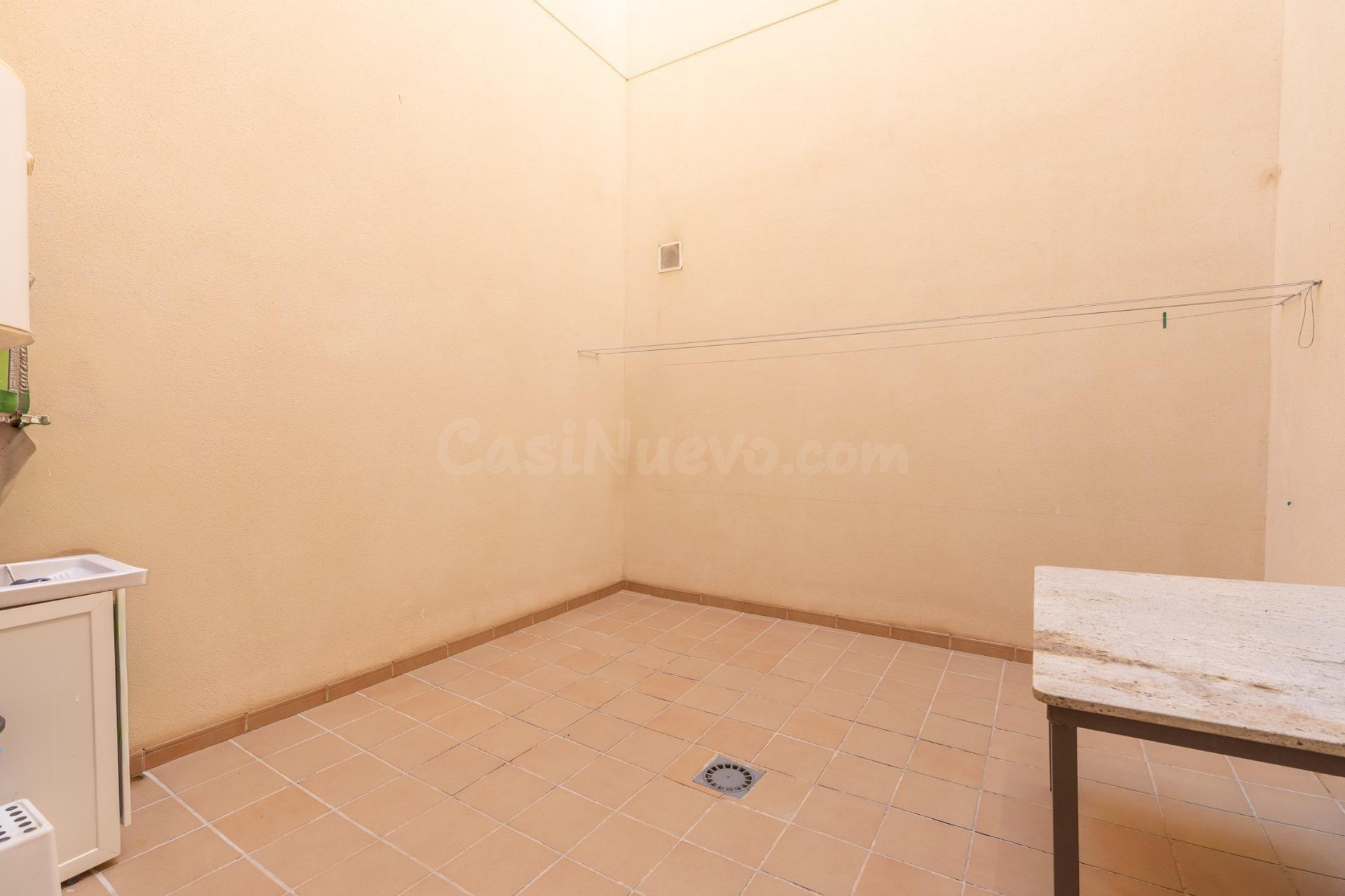 ¡¡¡Magnífico piso de 2 dormitorios, 2 patios, terraza, coche - foto 5