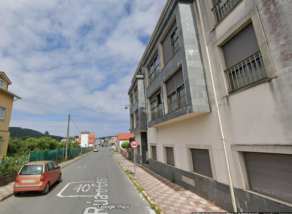 Piso y garaje en venta en Mugardós. Sin posesión, no visitab - foto 2