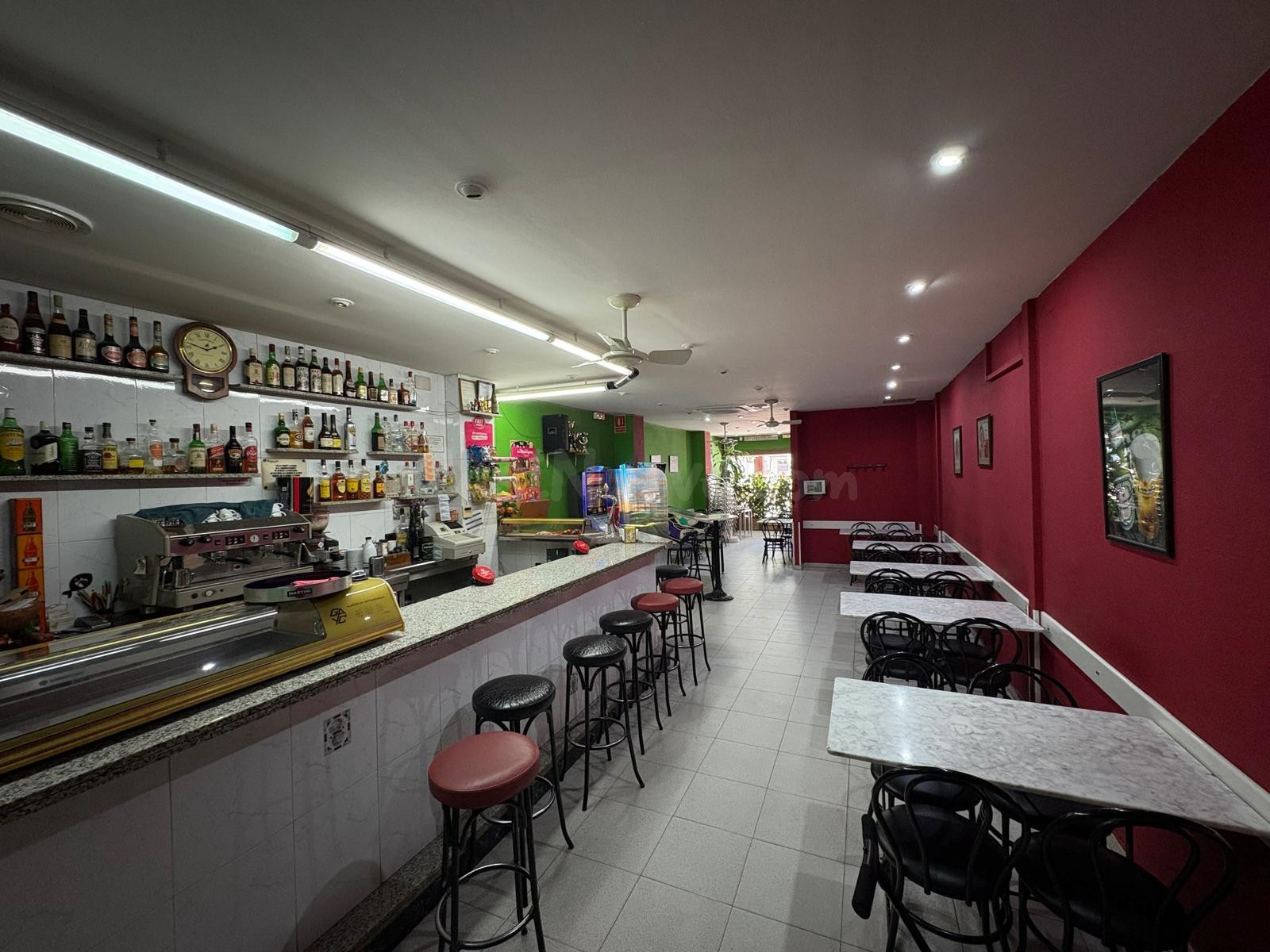 TRASPASO DE BAR-RESTAURANTE CON MÁS DE 30 AÑOS DE HISTORIA