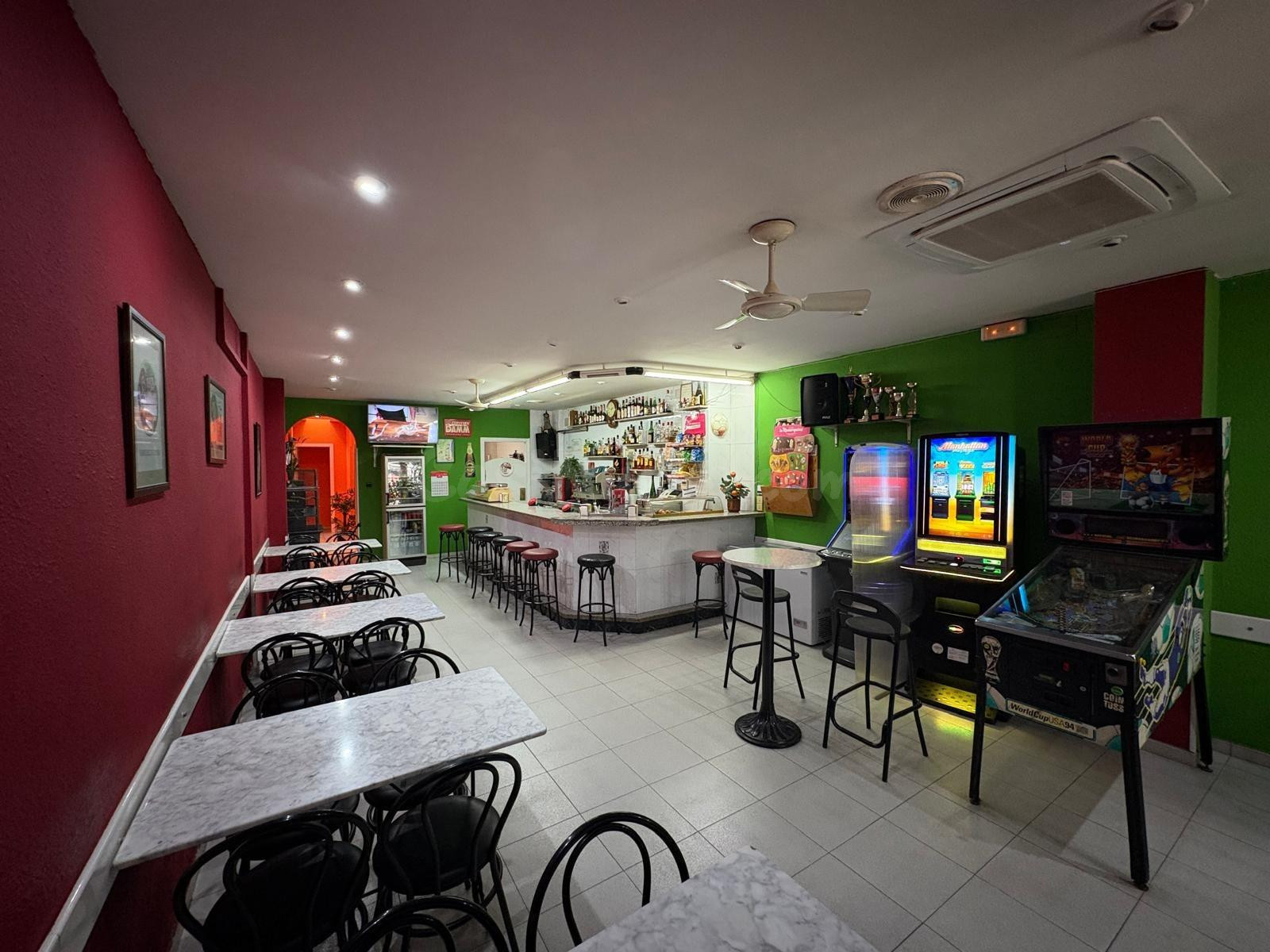 TRASPASO DE BAR-RESTAURANTE CON MÁS DE 30 AÑOS DE HISTORIA - foto 4