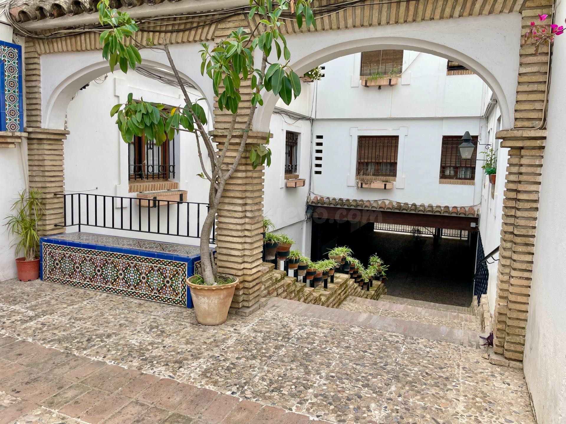 Vivienda de 3 dormitorios con garaje en plena Judería de Cór - foto 4