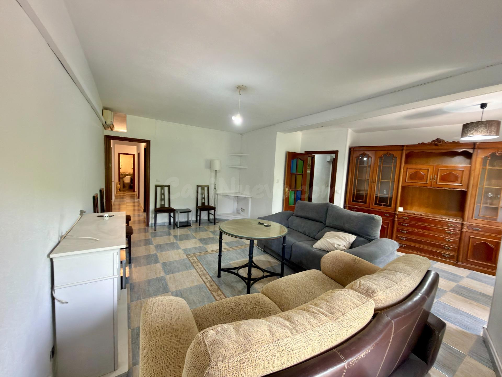 Amplio piso con terraza, 3 dormitorios y posibilidad de 4 en - foto 4