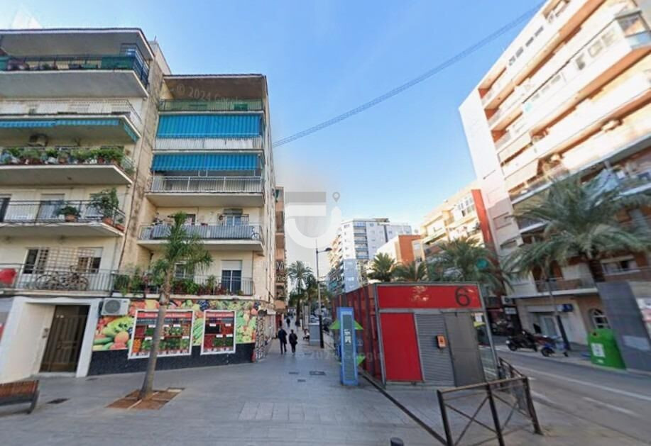 Piso okupado en Gandia - foto 3