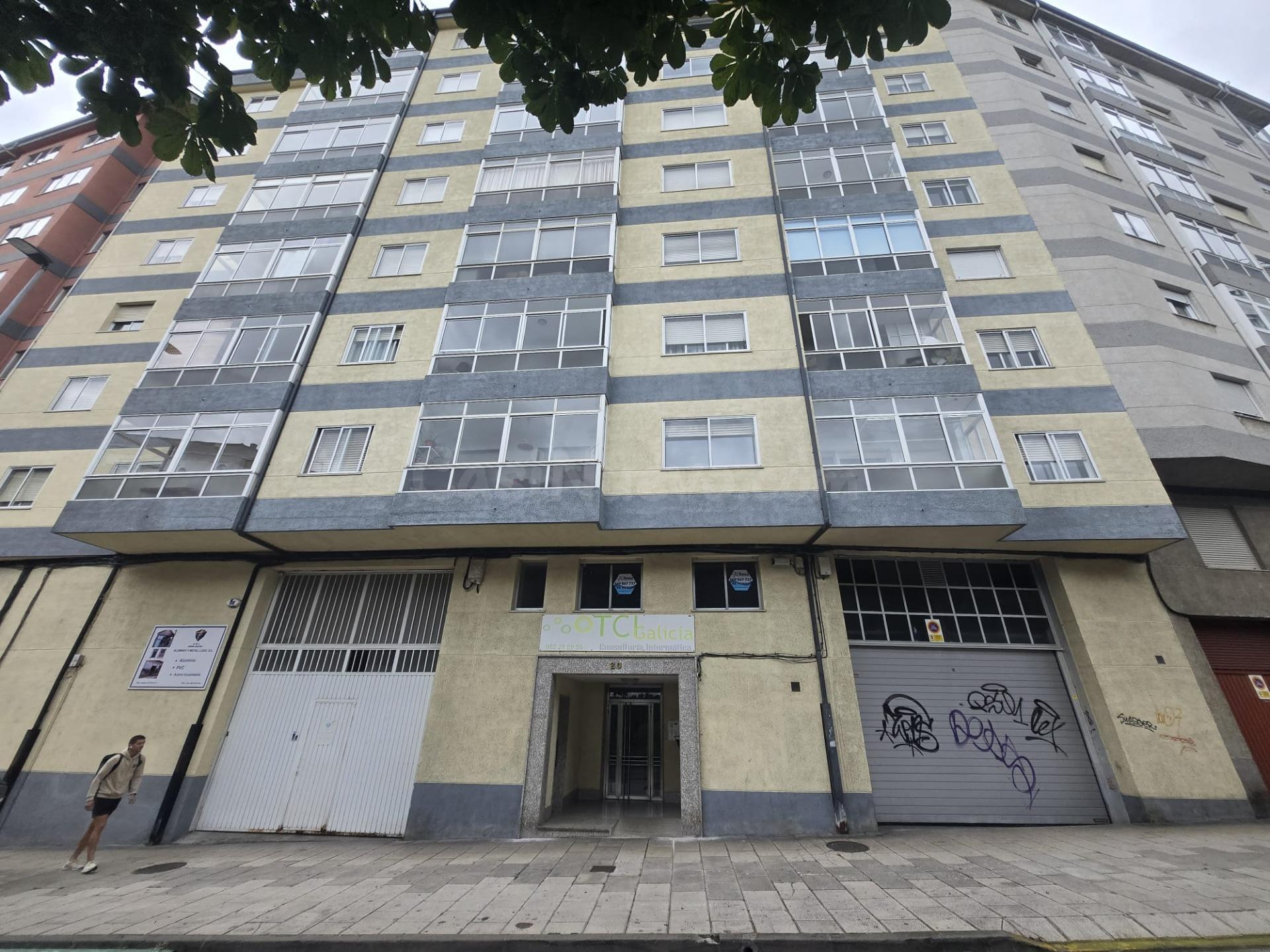 Oportunidad en el centro de Lugo: local comercial en entrepl - foto 2